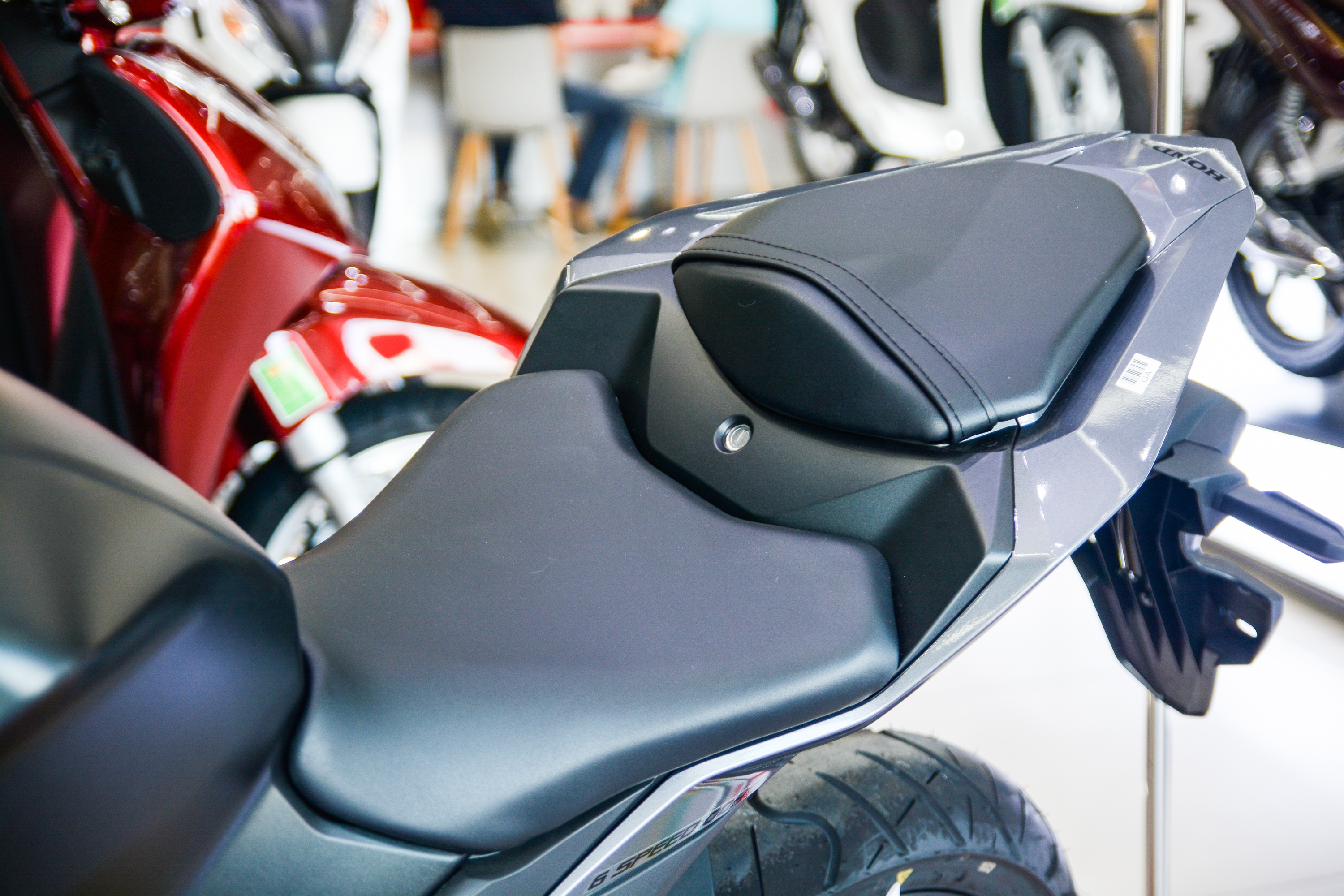 Can canh Honda CBR150R anh 7