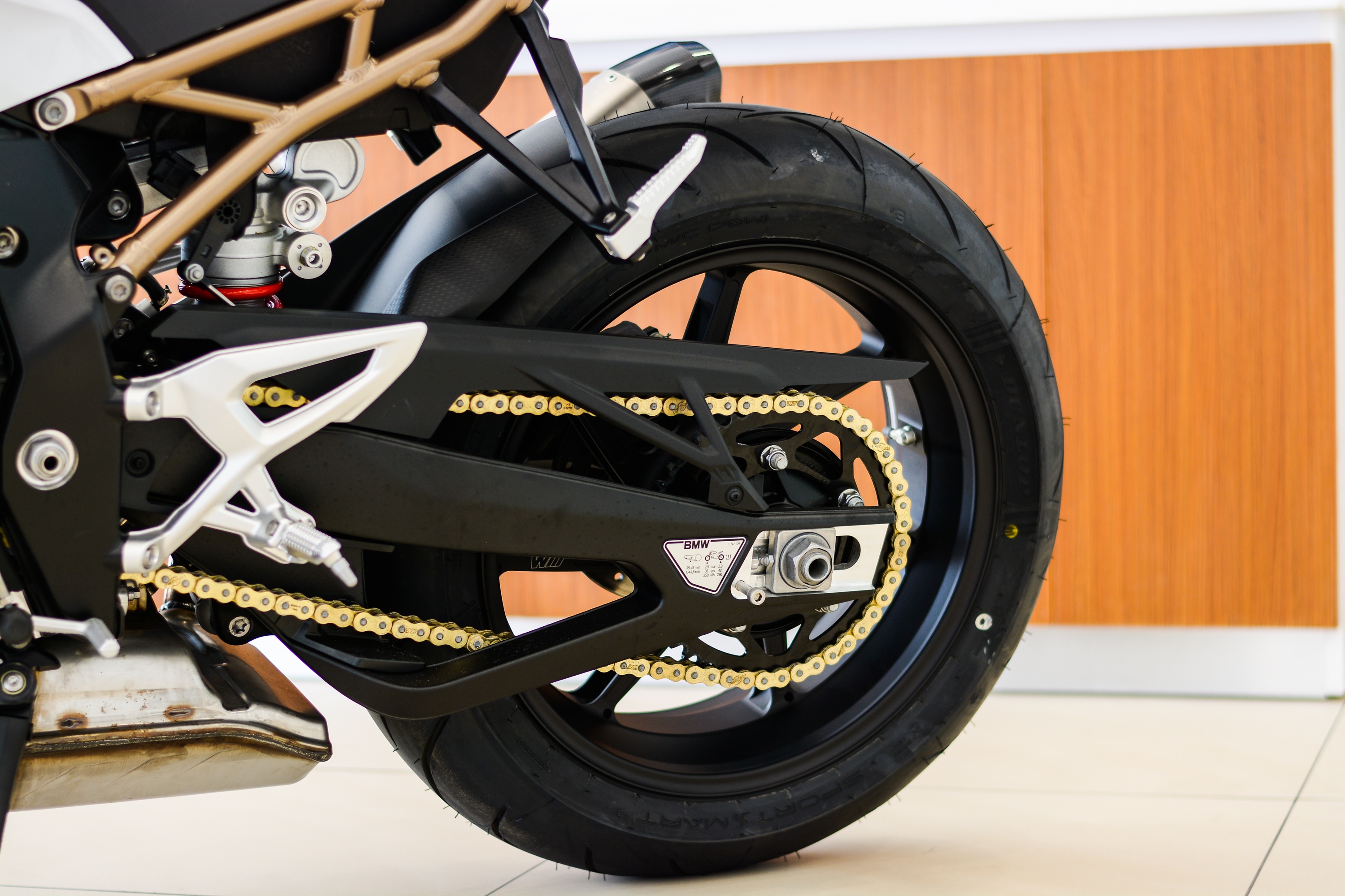 Chi tiet BMW S 1000 R 2021 anh 14