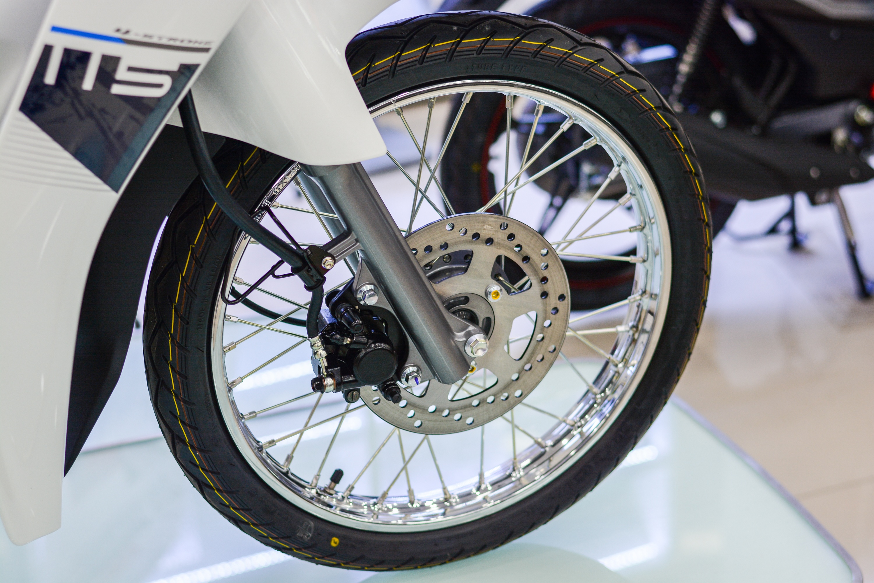 Can canh Yamaha Sirius 2021 anh 6