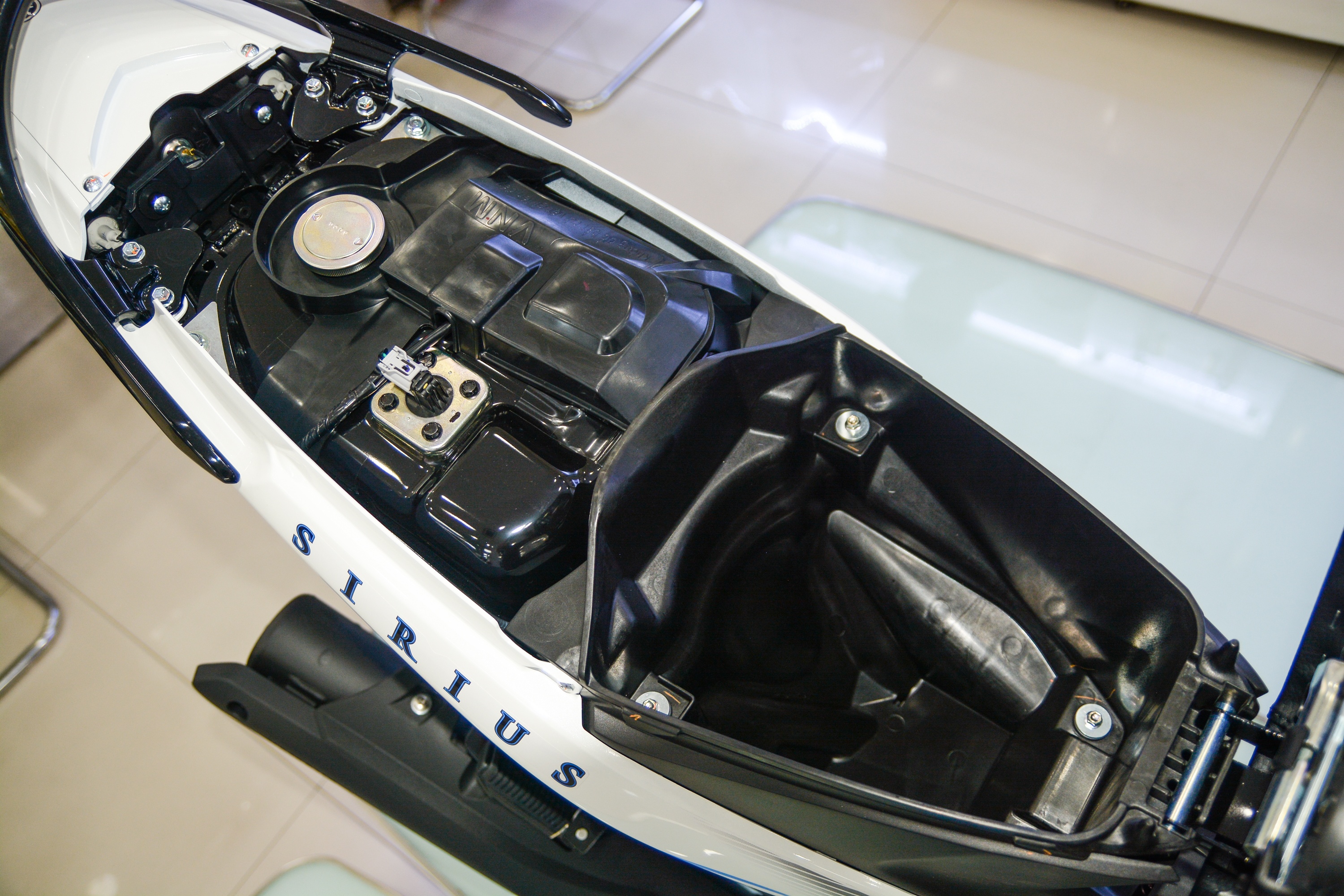 Can canh Yamaha Sirius 2021 anh 10