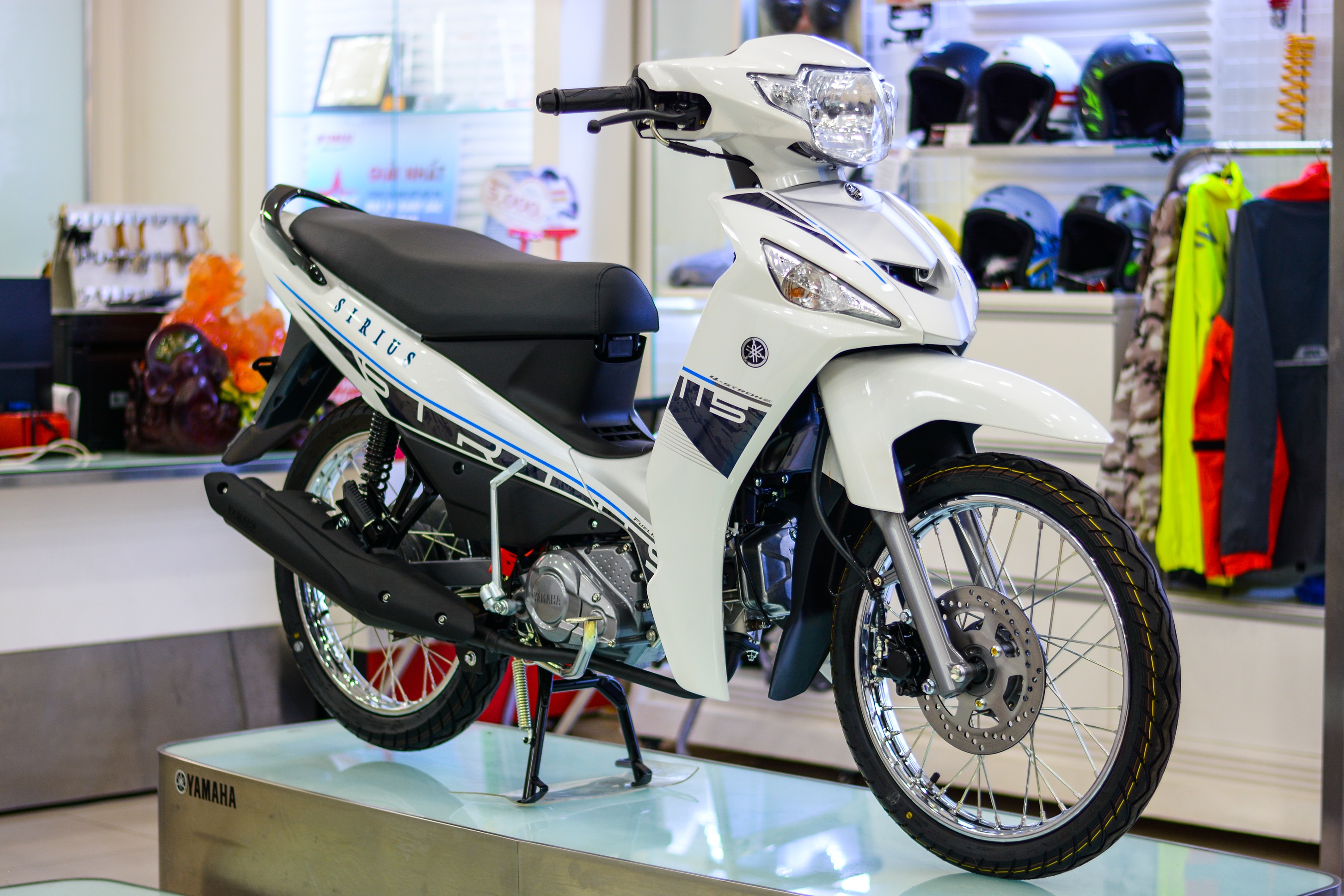 Can canh Yamaha Sirius 2021 anh 1