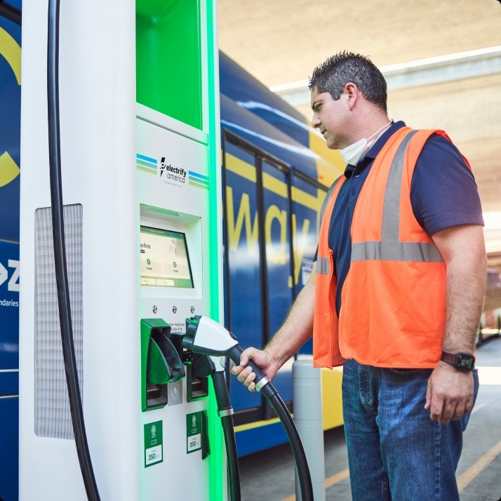 Gian hang VinFast tai Los Angeles Auto Show anh 3