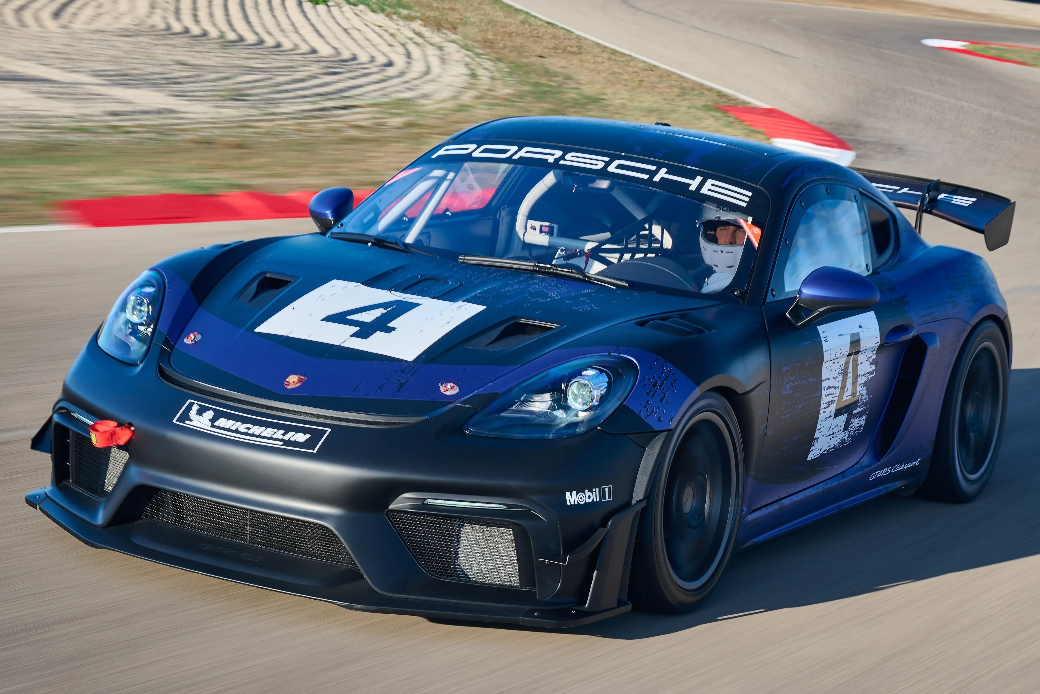 Porsche 718 Cayman GT4 RS Clubsport, xe dua dung dong co 911 GT3 Cup hinh anh