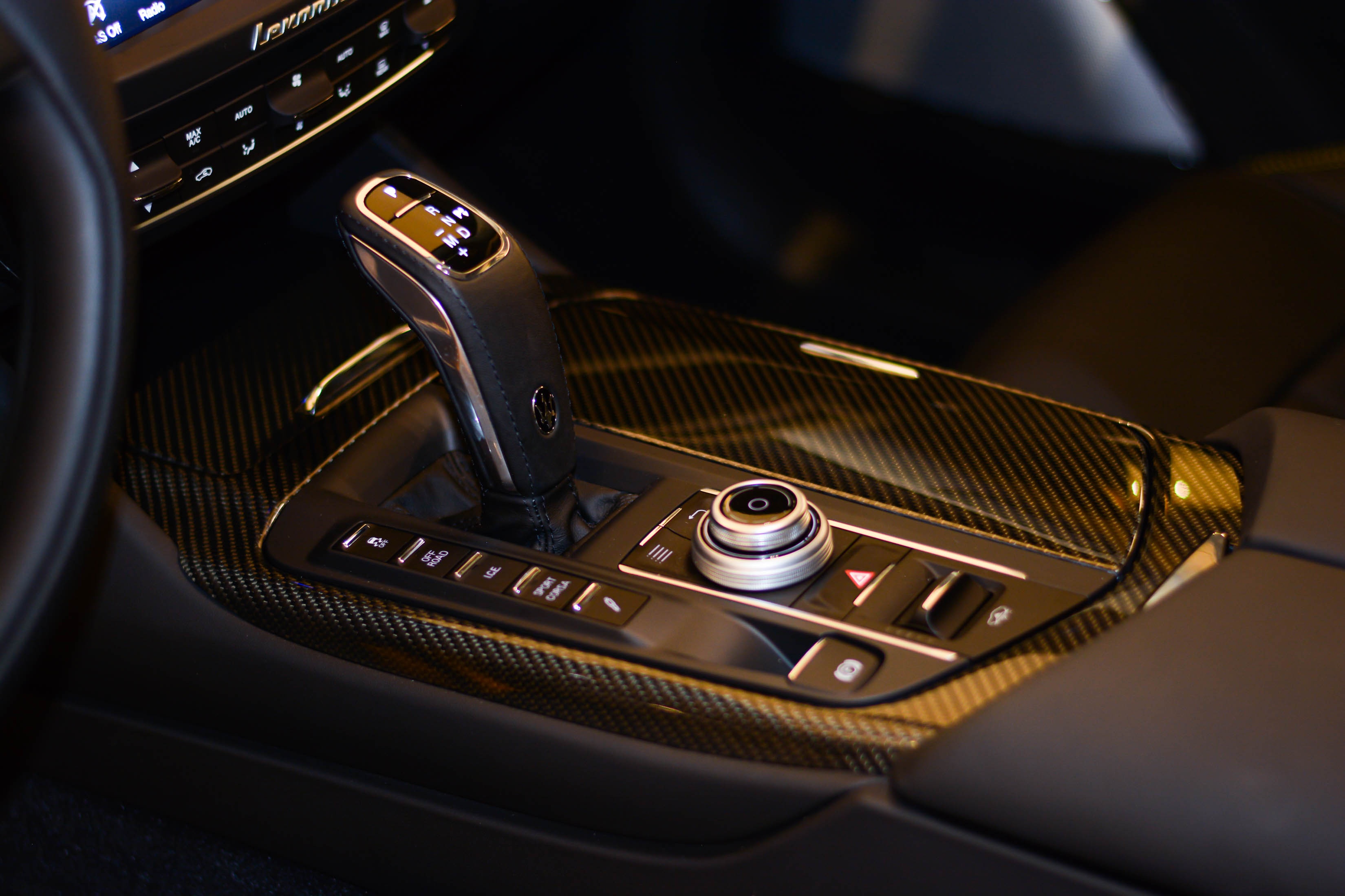 Maserati Levante phien ban gioi han 100 chiec duoc ban tai Viet Nam anh 9