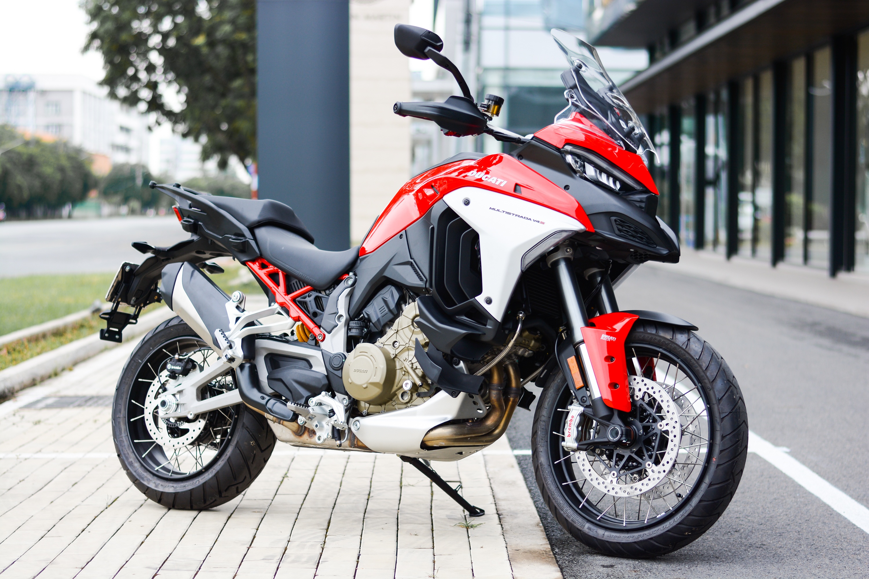 Can canh Ducati Multistrada V4 S the he moi tai Viet Nam hinh anh