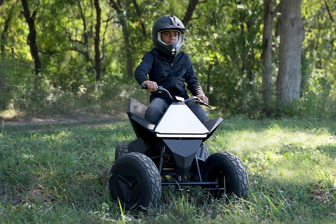 Tesla ra mat xe dien dia hinh danh cho tre em anh 7