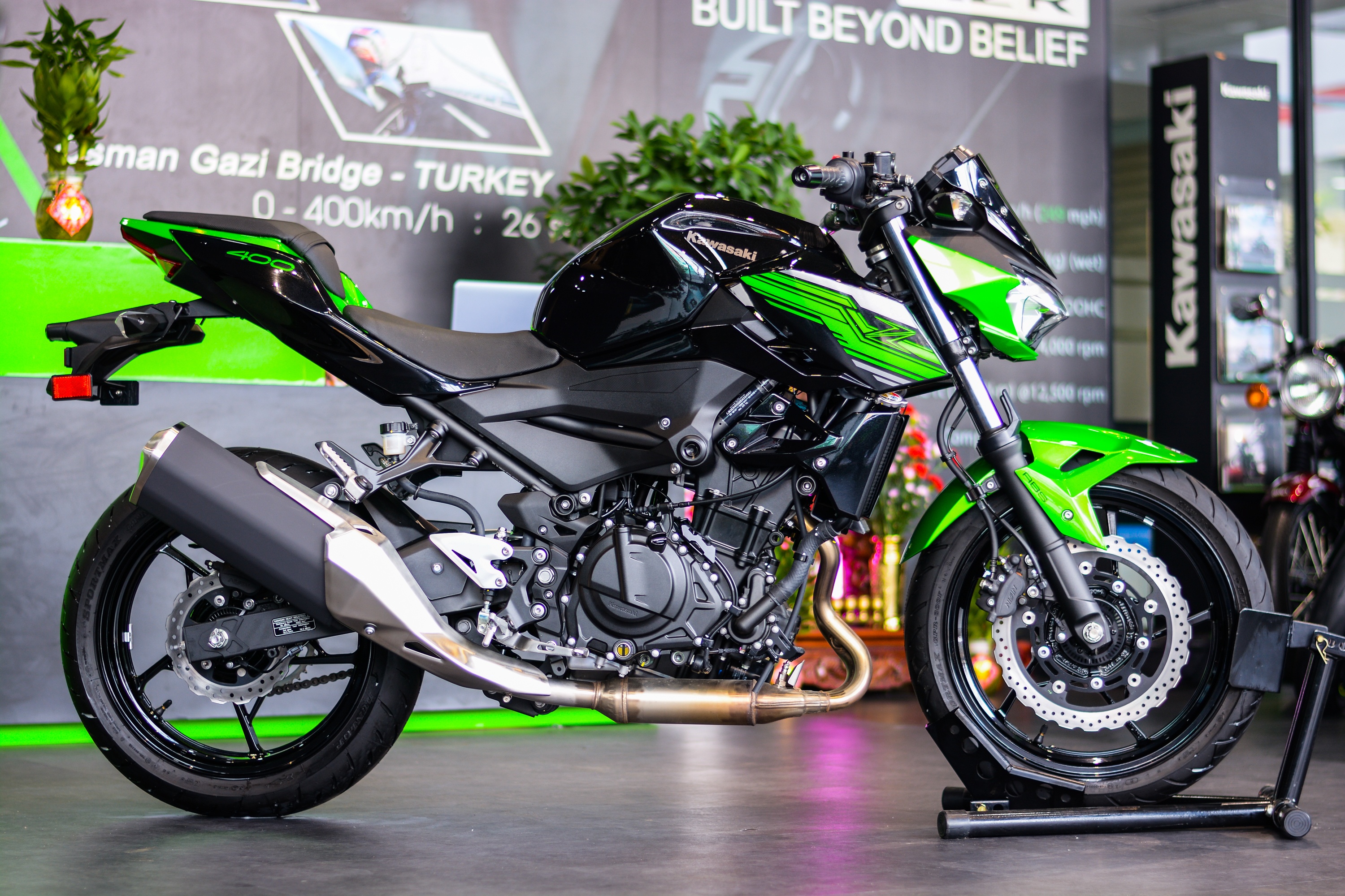 Chi tiet Kawasaki Z400 doi 2021 tai Viet Nam anh 2