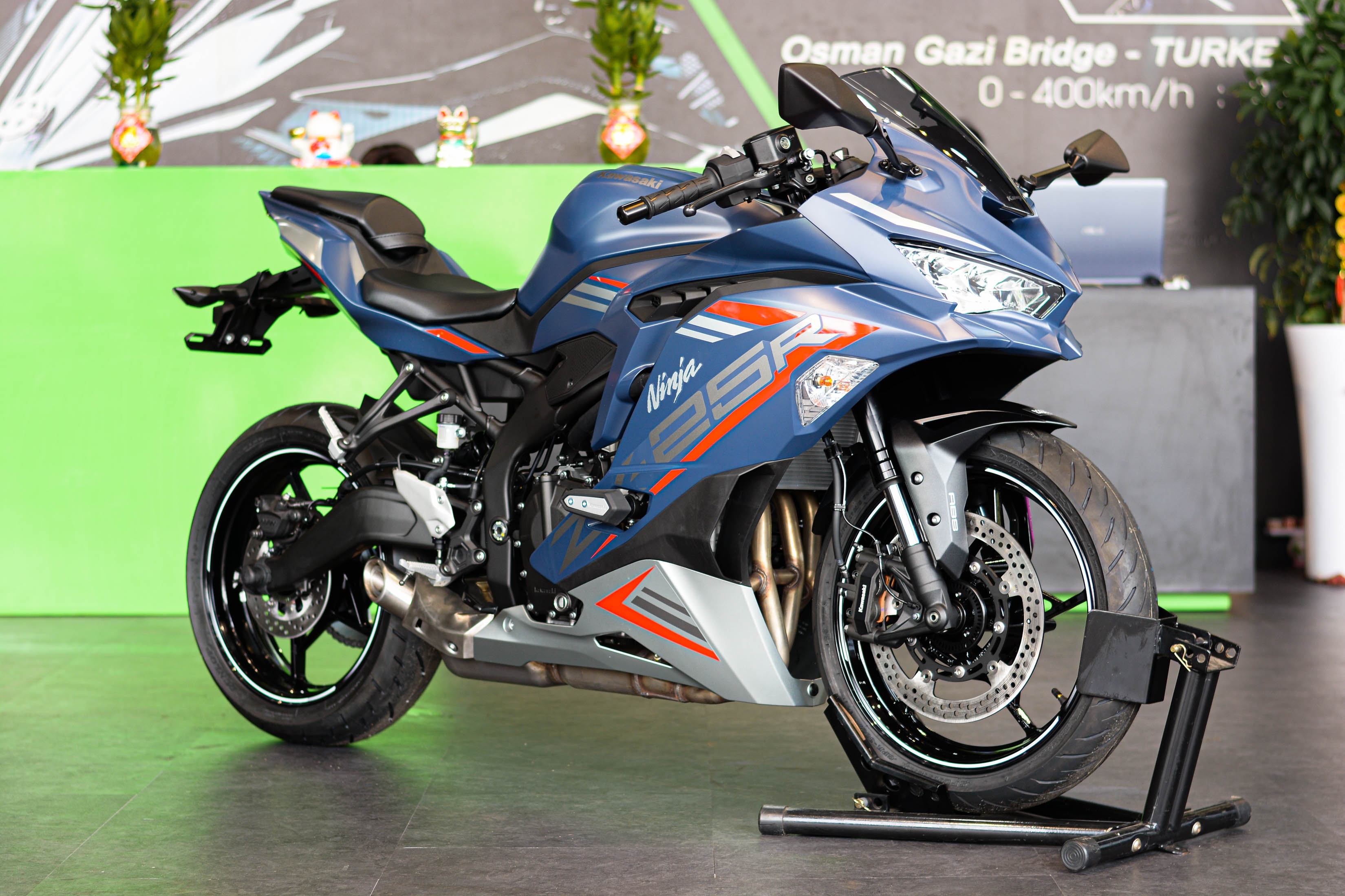 Kawasaki Ninja ZX-25R SE doi 2022 tai Viet Nam co gi moi? hinh anh