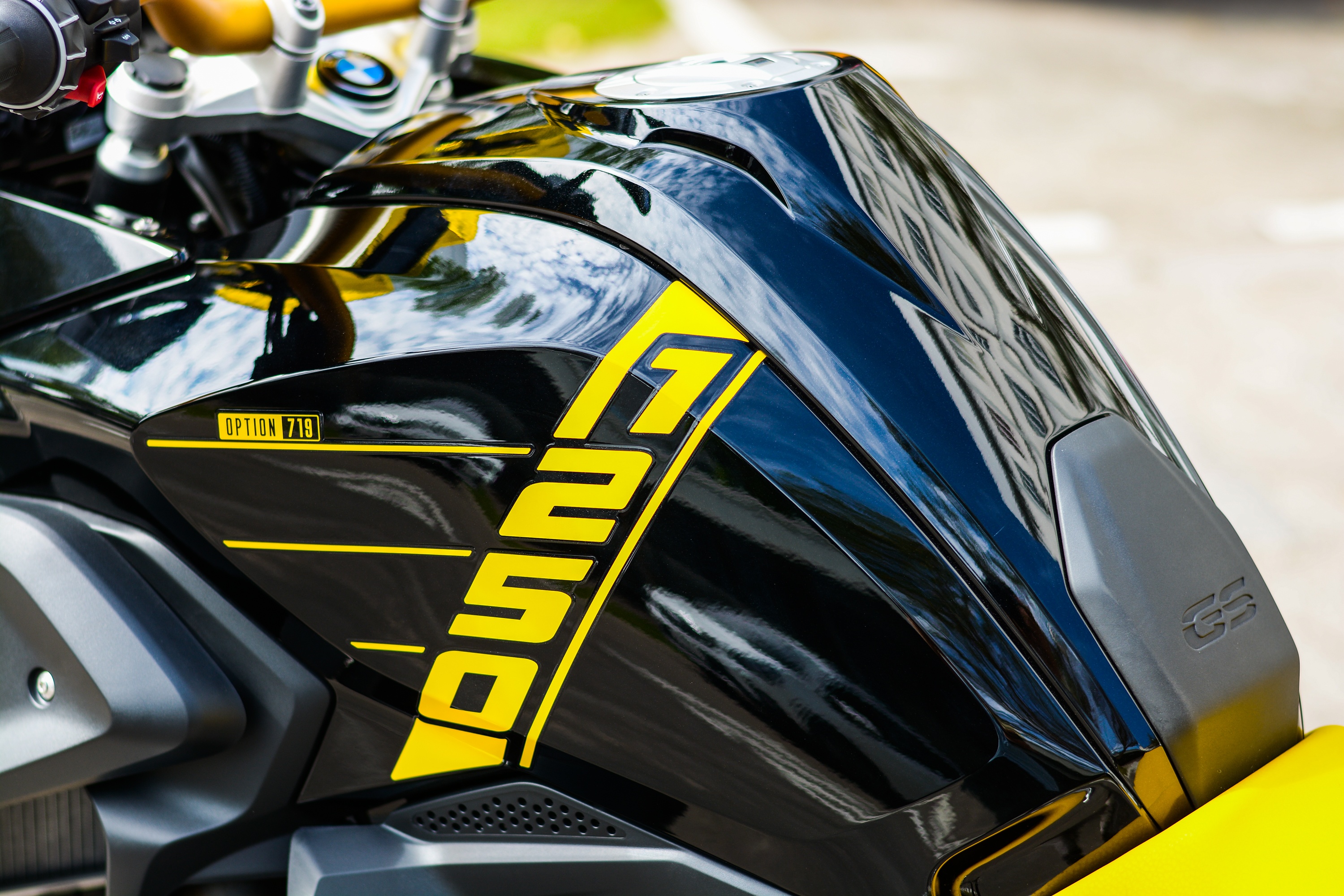 BMW R 1250 GS phien ban dac biet tai Viet Nam anh 6