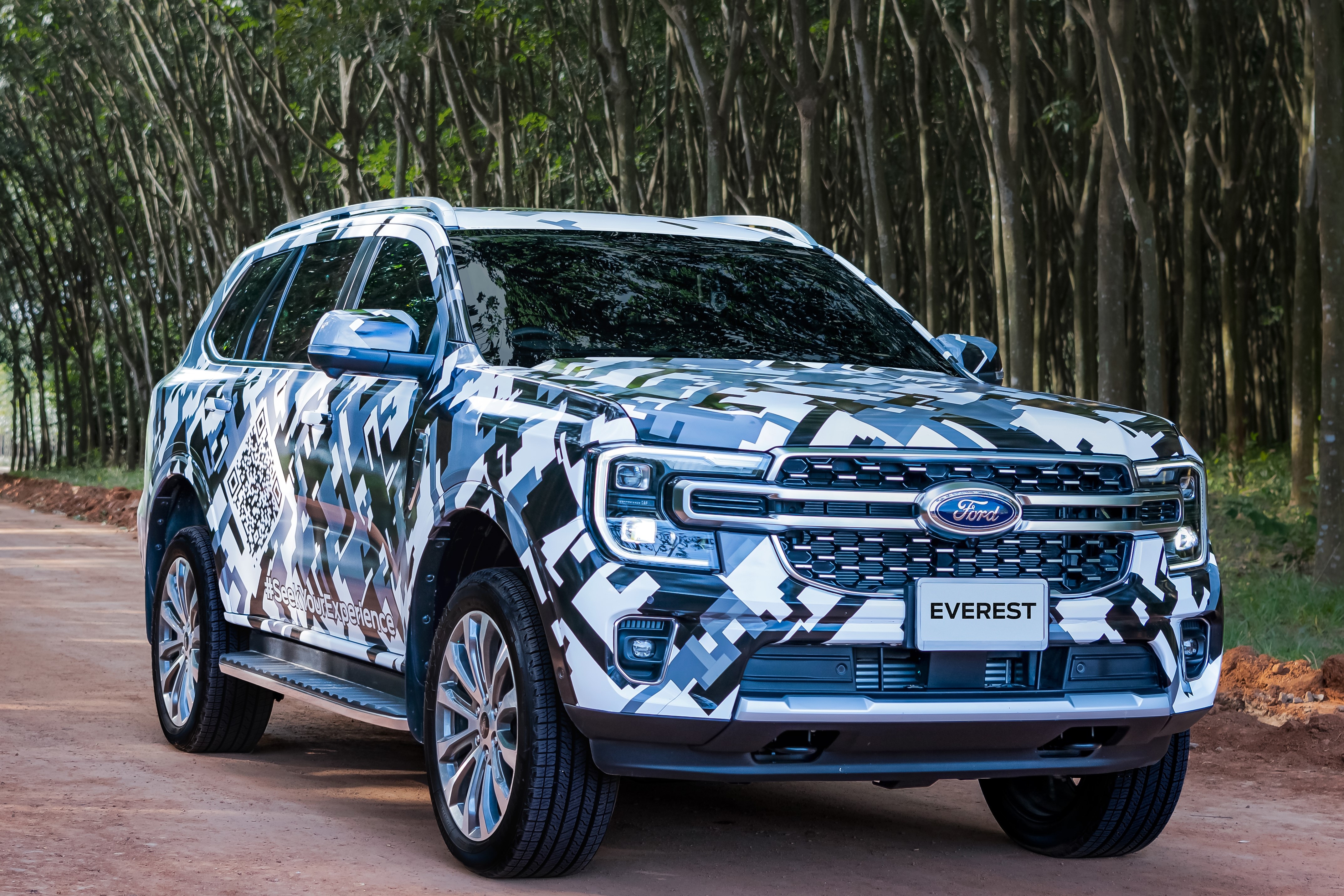 Ford Everest thế hệ mới chạy thử trên đường ảnh 2 Ford Everest the he moi chay thu tren duong anh 2