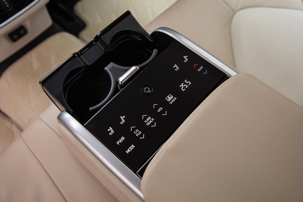 Những điểm mới đáng chú ý trên Toyota Camry 2022 ảnh 4 Nhung diem moi dang chu y tren Toyota Camry 2022 anh 4