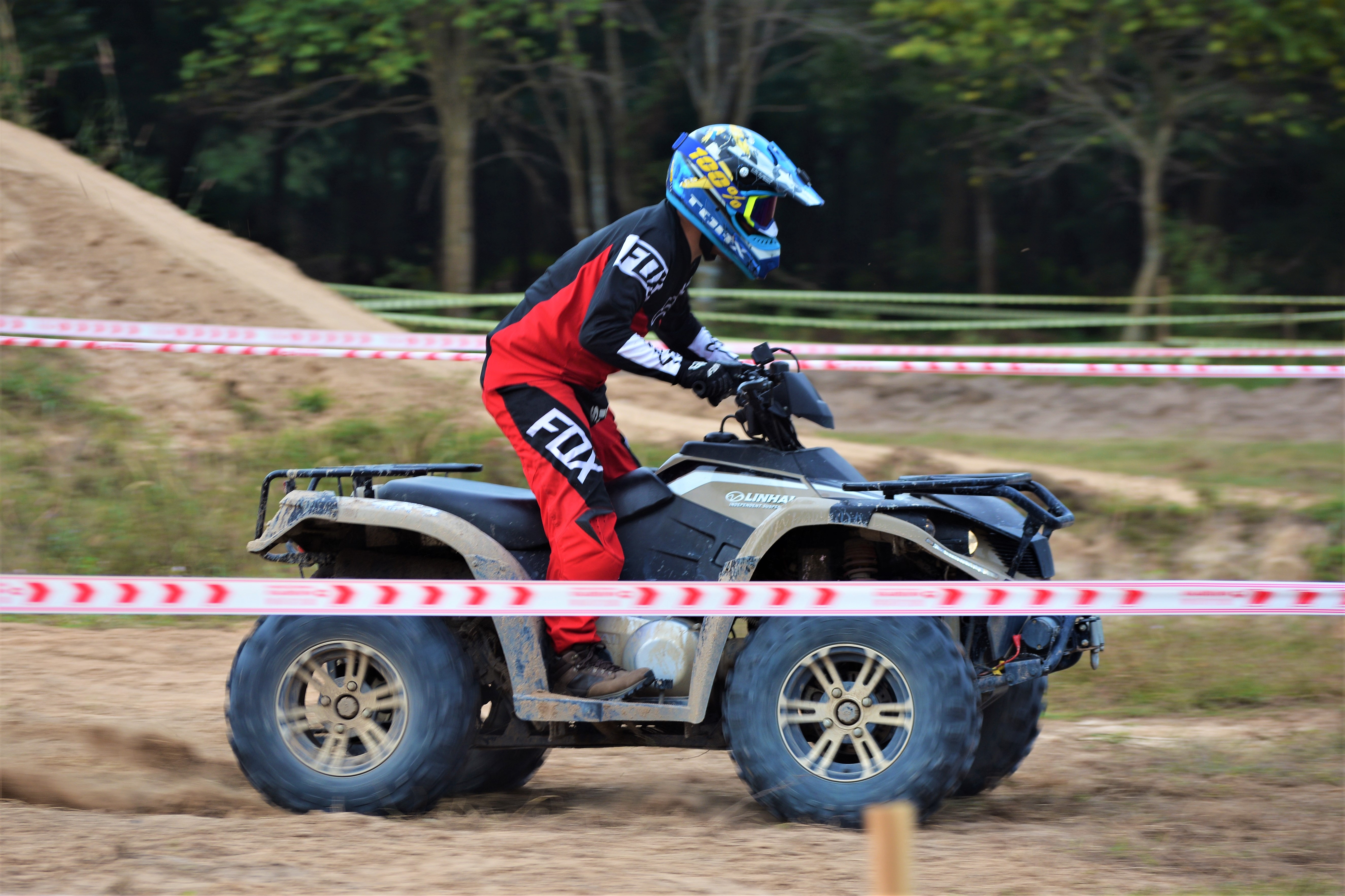 Dua xe the thao Viet Nam bung no anh 1