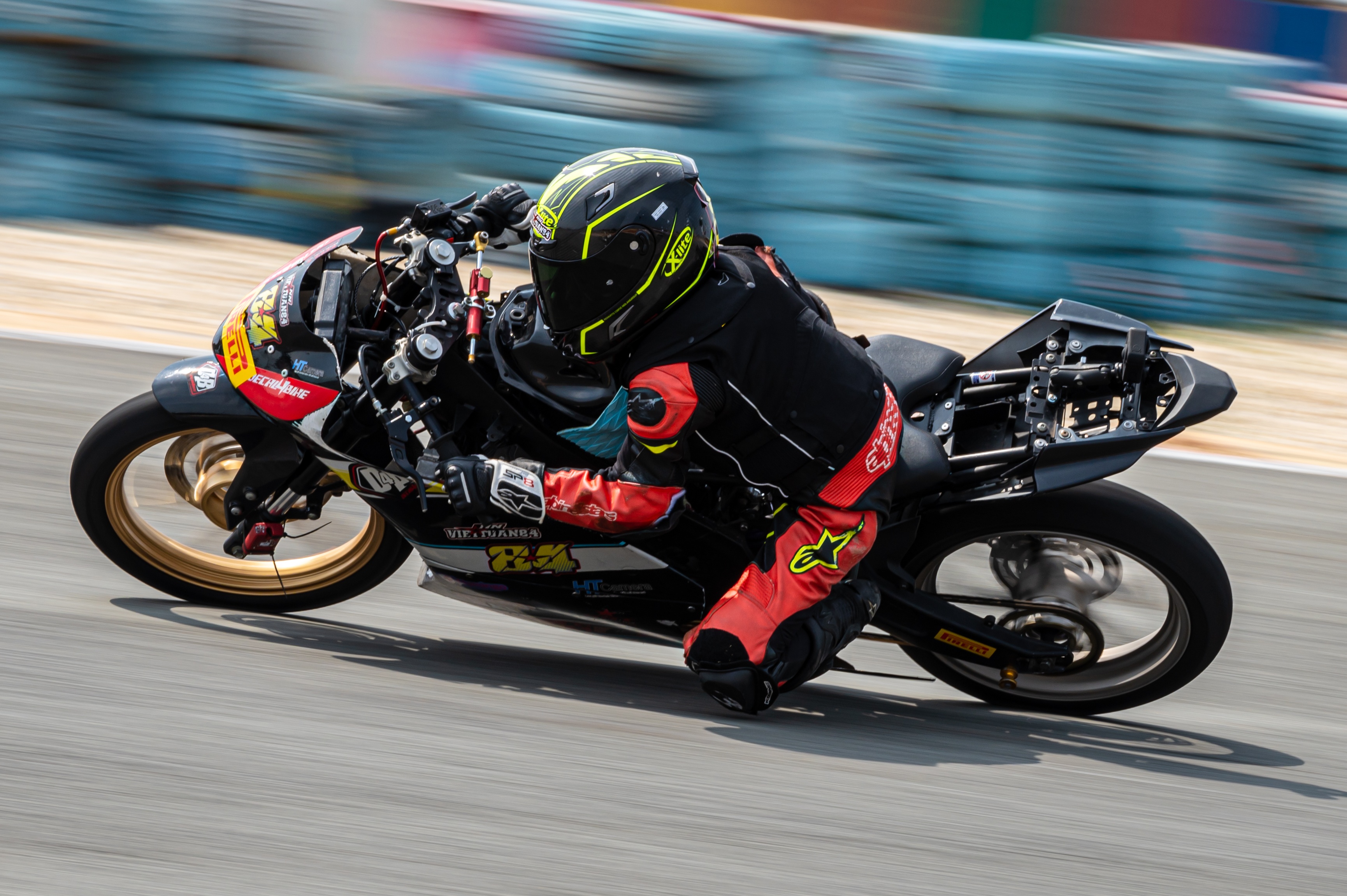 Dua xe the thao Viet Nam bung no anh 6