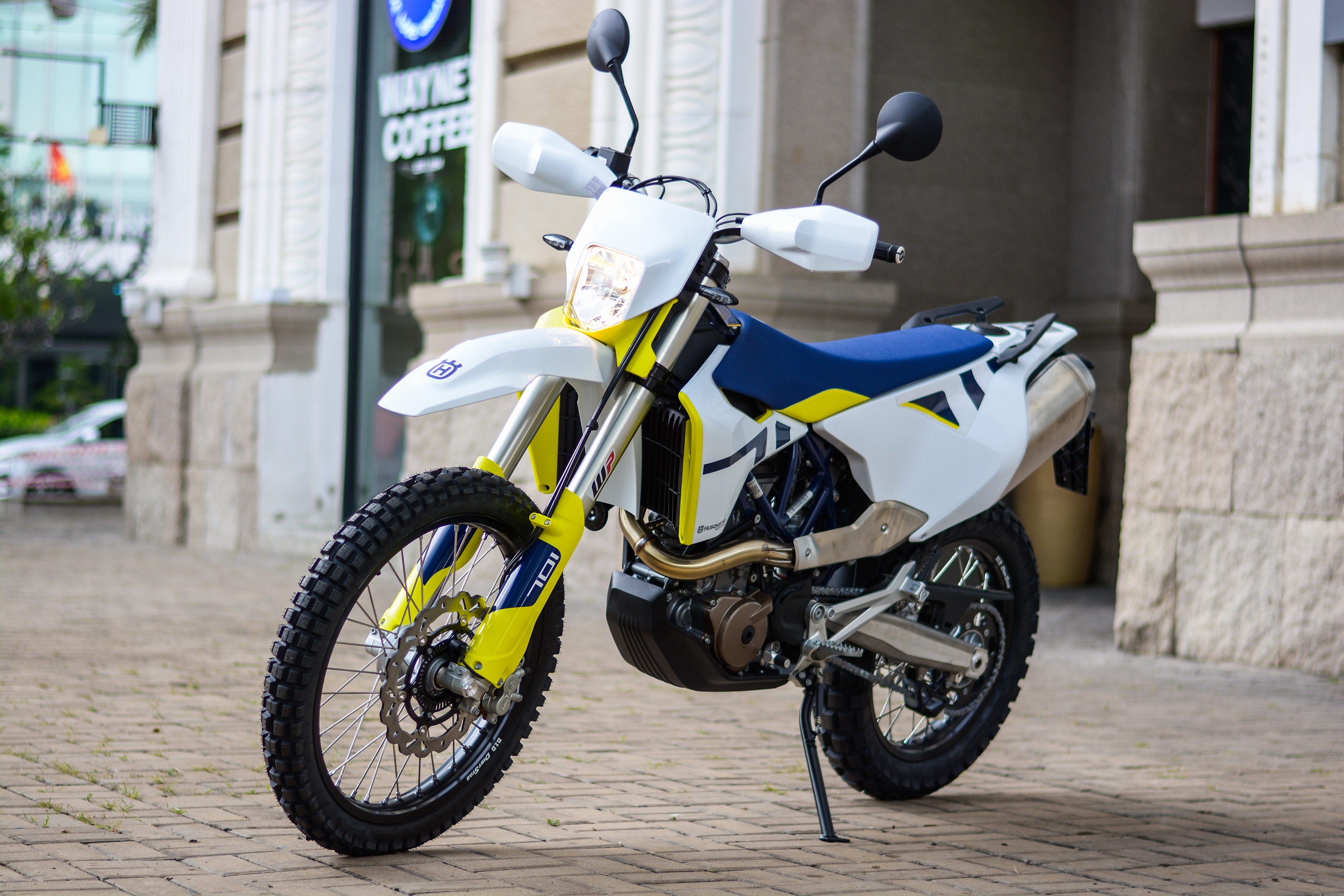 Chi tiet moto Husqvarna 701 Enduro tai Viet Nam, xe la gia 599 trieu hinh anh