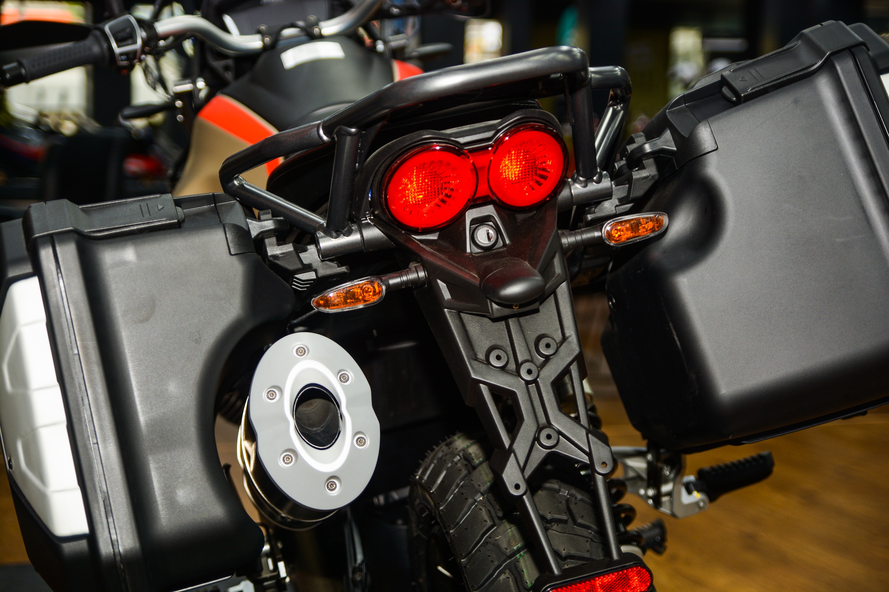 moto phuot Moto Guzzi V85 TT anh 9