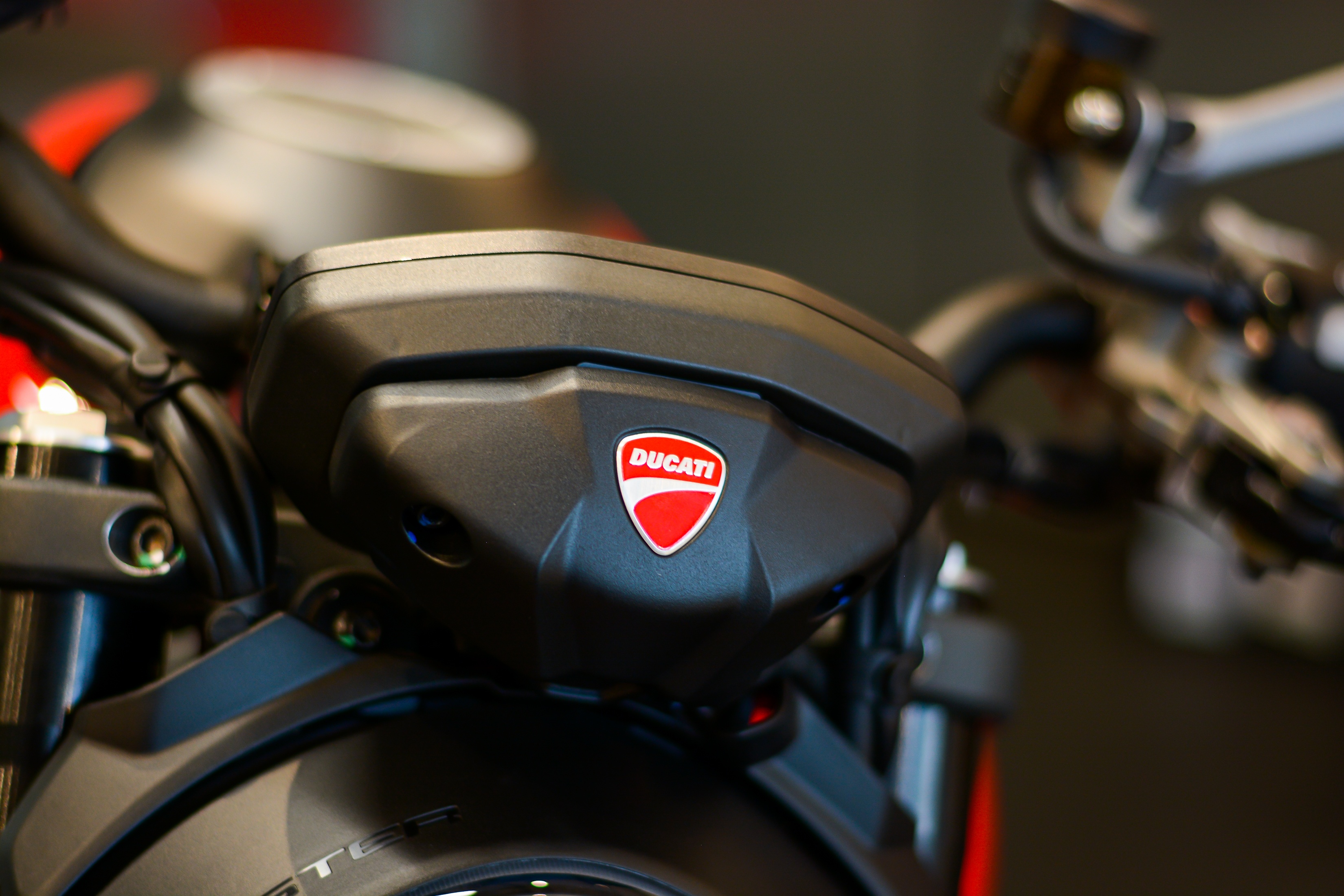 Ducati Monster thế hệ mới về Việt Nam ảnh 3 Ducati Monster the he moi ve Viet Nam anh 3