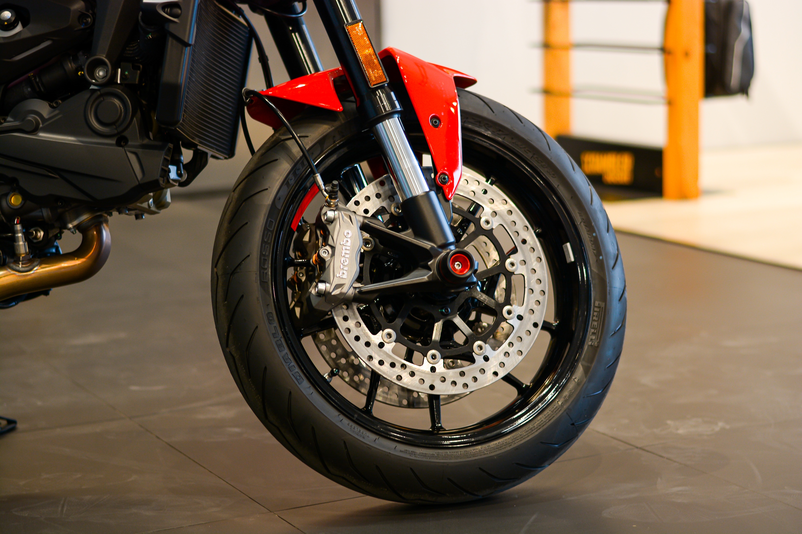 Ducati Monster thế hệ mới về Việt Nam ảnh 7 Ducati Monster the he moi ve Viet Nam anh 7
