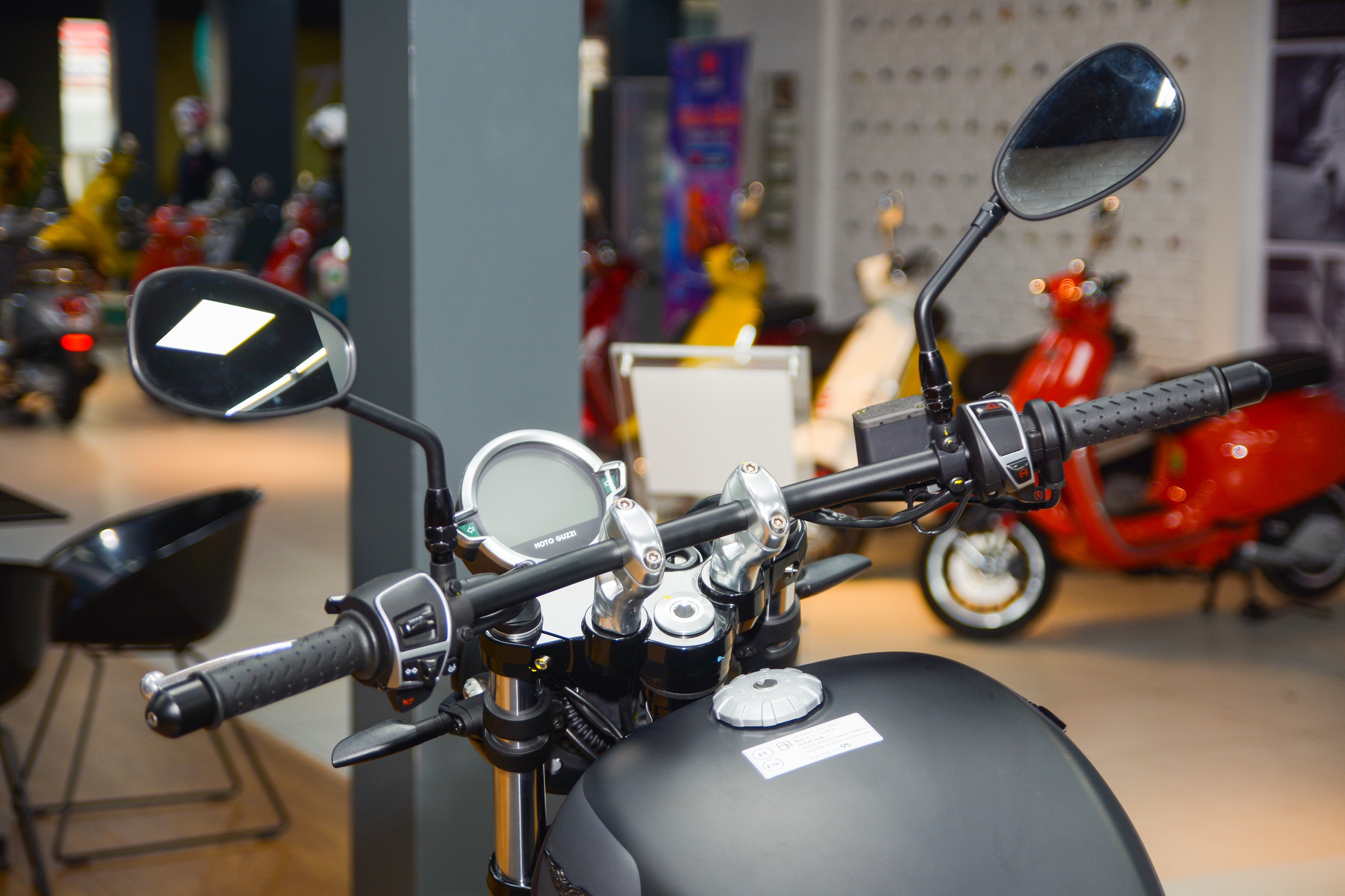 Moto Guzzi V9 Bobber ban tai Viet Nam co gi dac biet anh 11