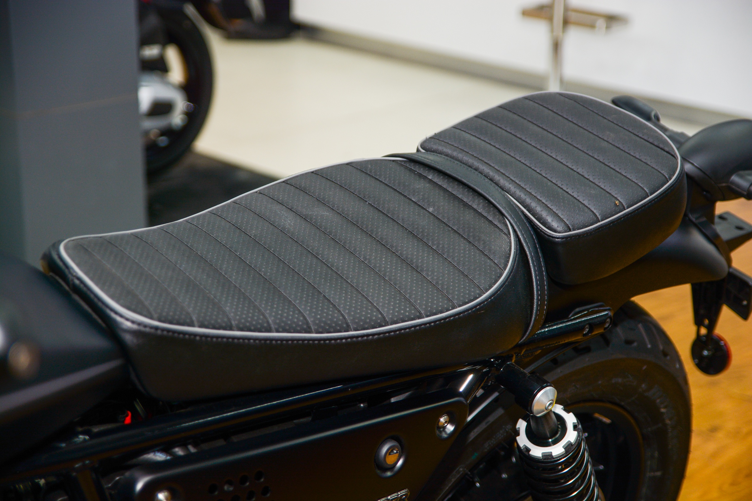 Moto Guzzi V9 Bobber ban tai Viet Nam co gi dac biet anh 8