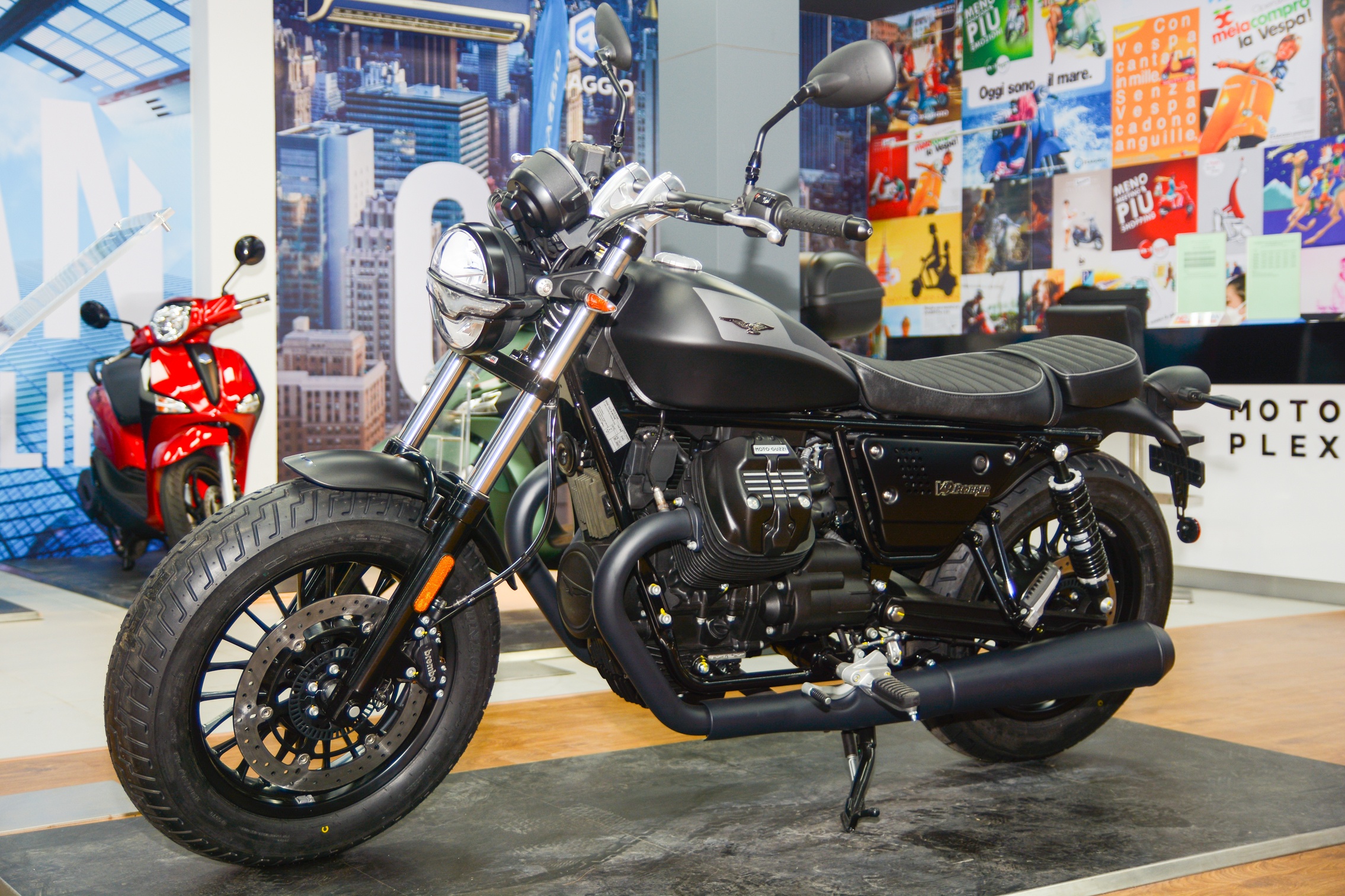 Moto Guzzi V9 Bobber ban tai Viet Nam co gi dac biet? hinh anh