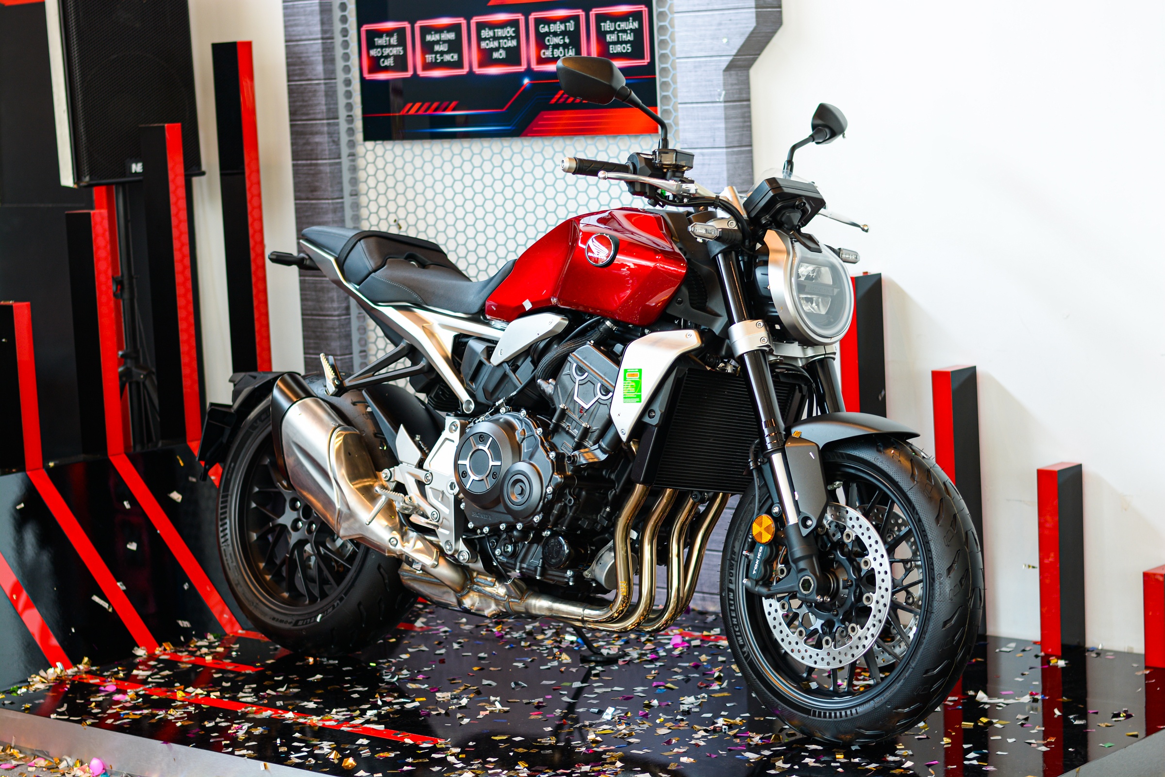 Honda CB1000R moi co gi dac biet? hinh anh