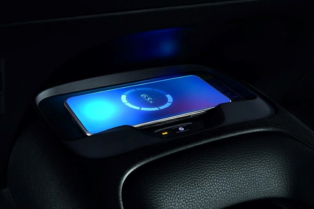 Toyota Corolla Altis co them phien ban the thao anh 8