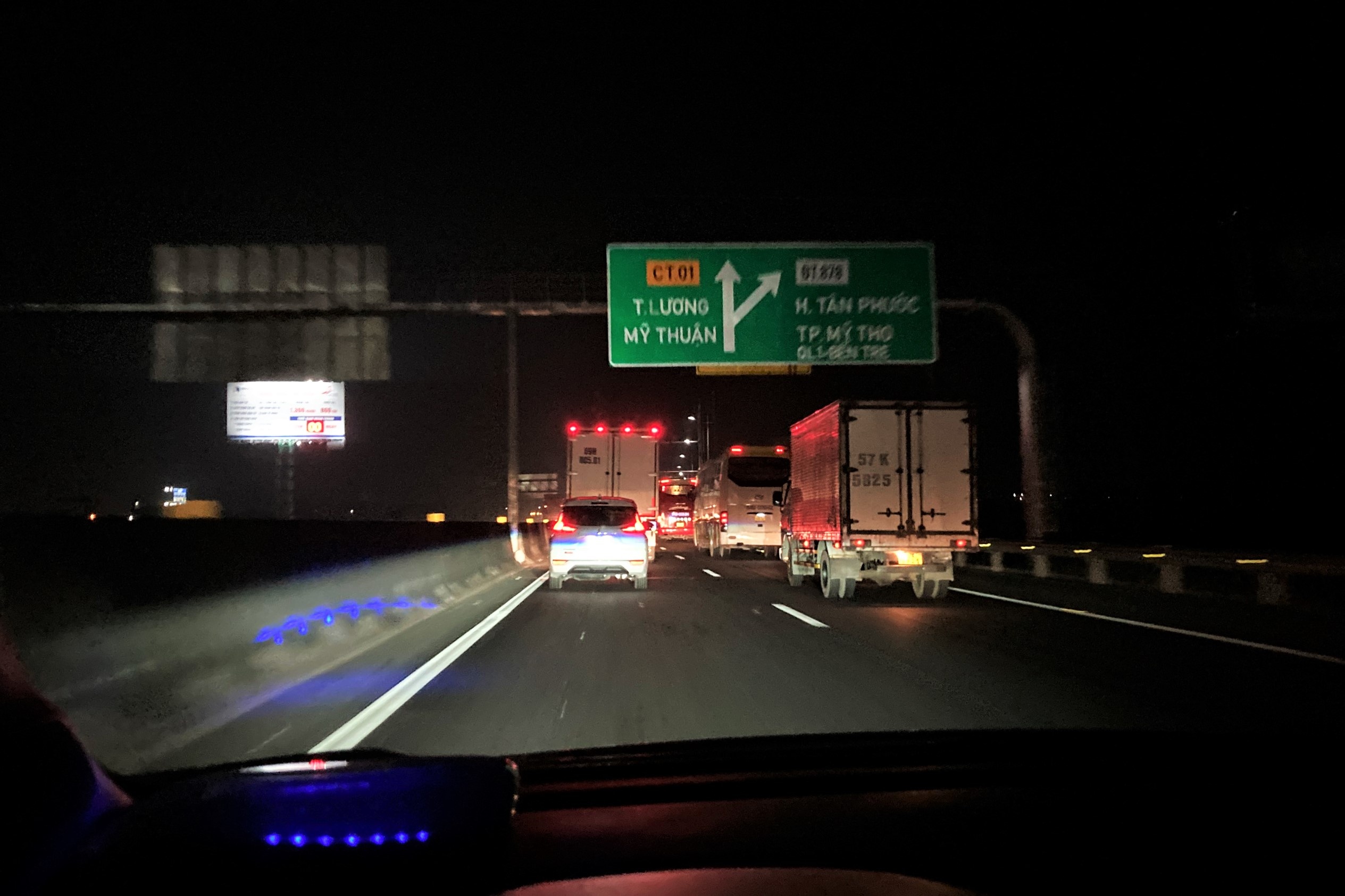 Trải nghiệm lái xe về miền Tây đón Tết ảnh 2 Trai nghiem lai xe ve mien Tay don Tet anh 2