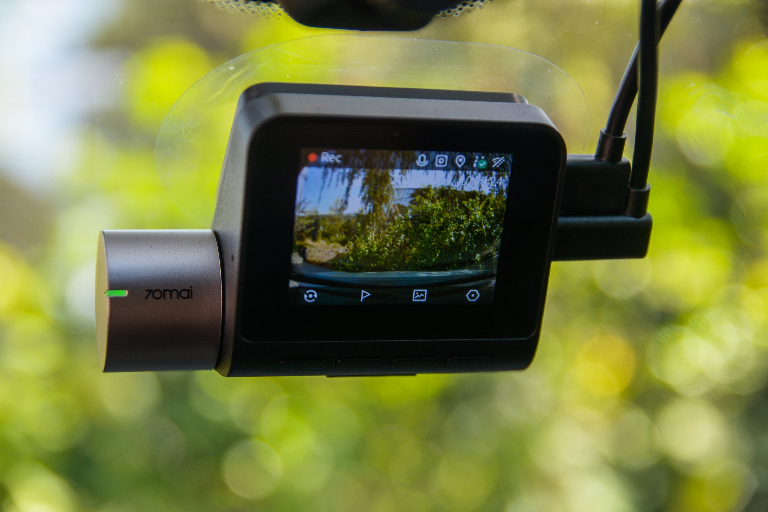 phu kien nen lap tren oto anh 1