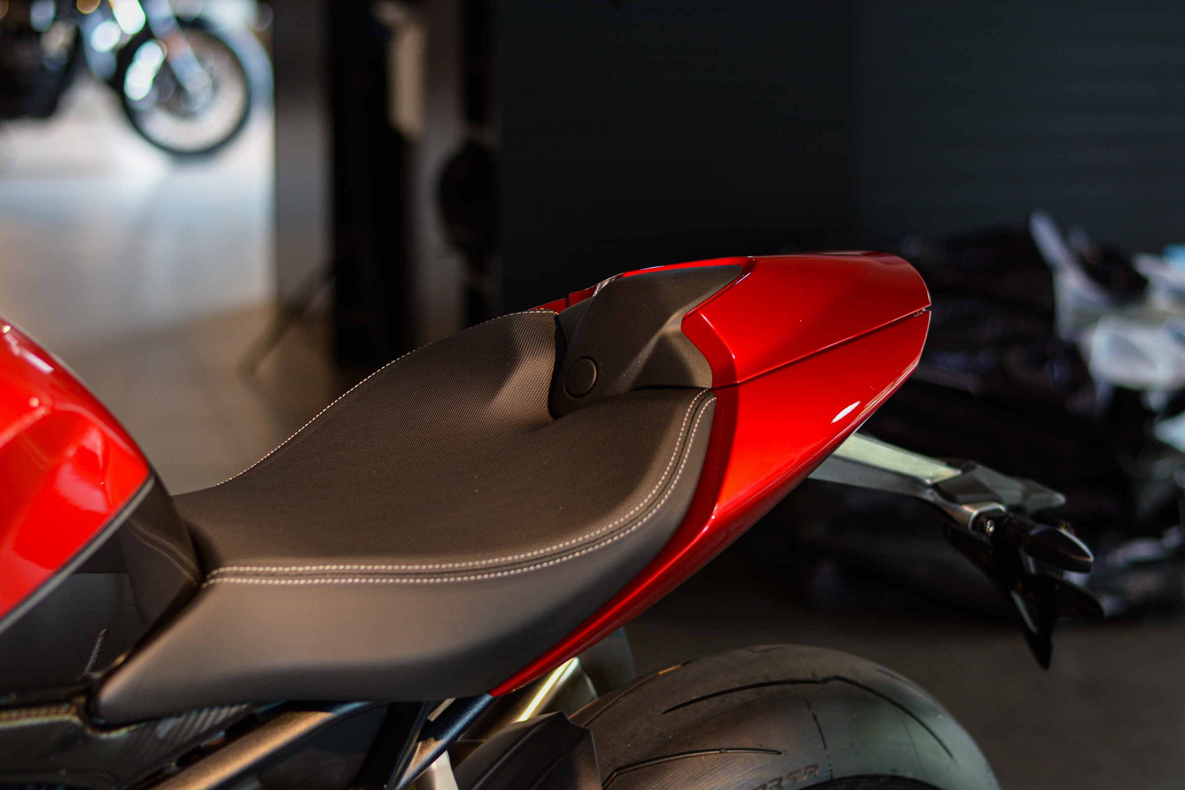 Triumph Speed Triple 1200 RR vua ve Viet Nam anh 13