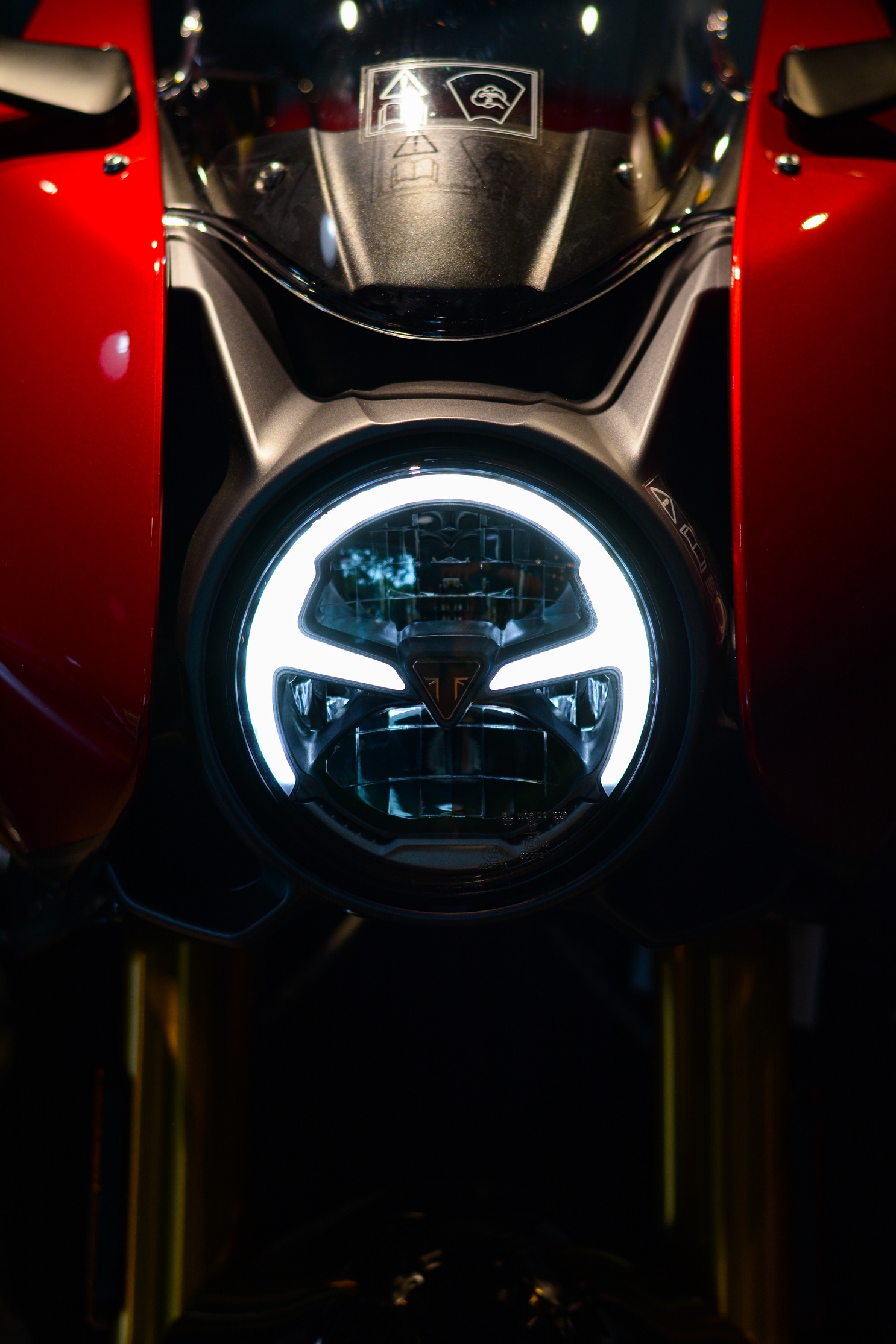 Triumph Speed Triple 1200 RR vua ve Viet Nam anh 4