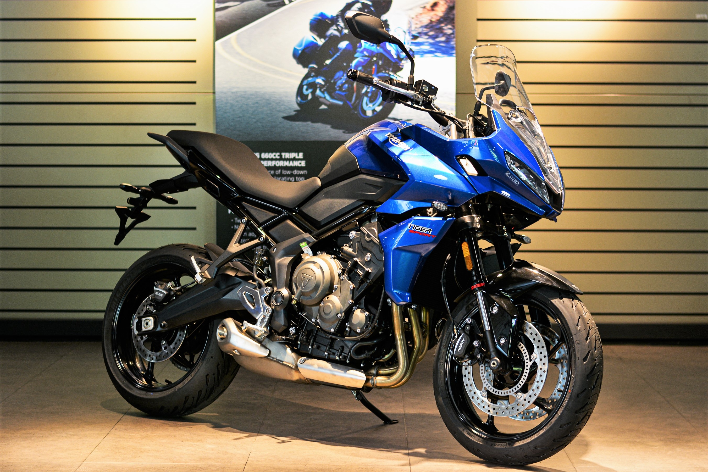 Triumph Tiger Sport 660 gia 300 trieu tai Viet Nam co gi dac biet? hinh anh