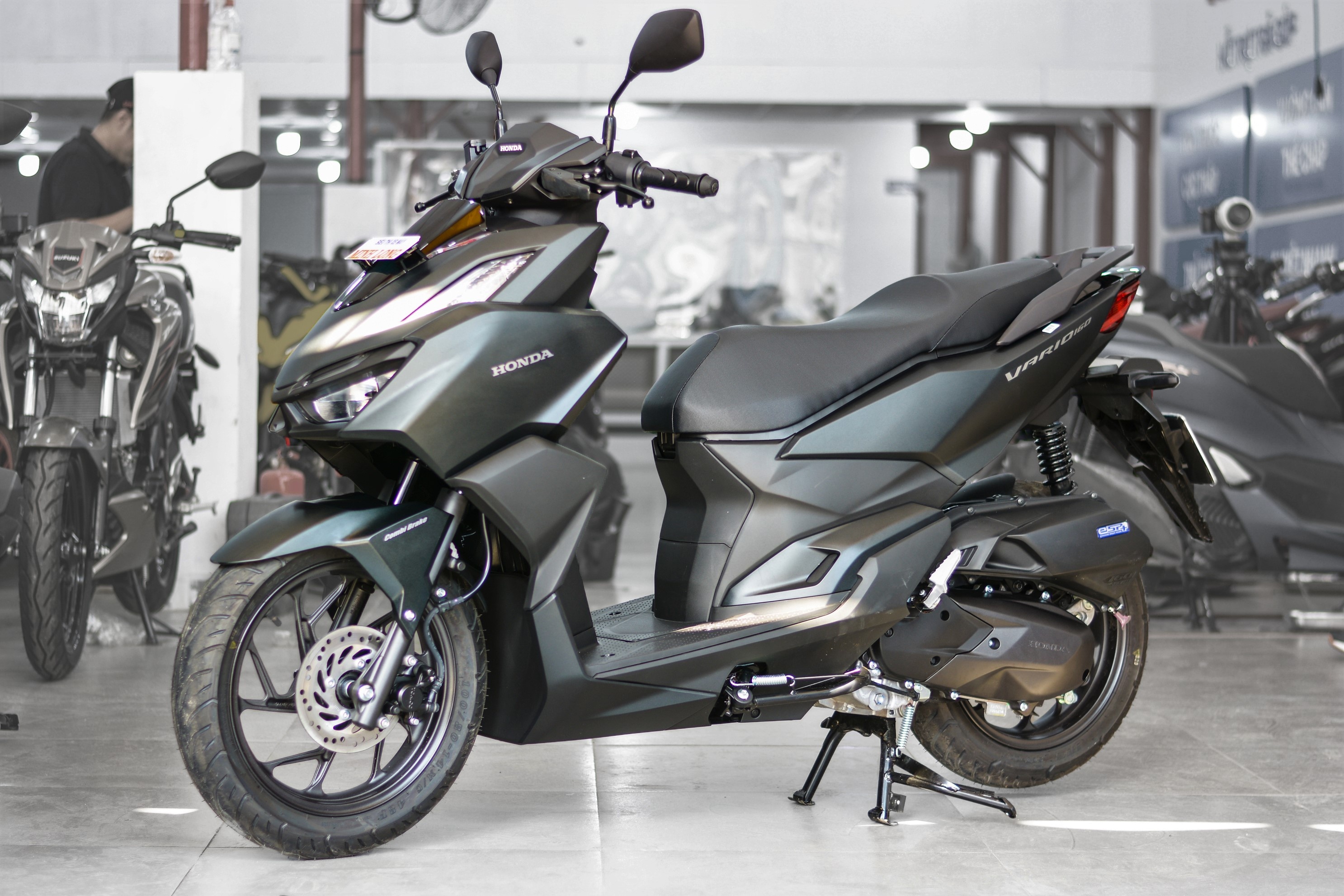 Honda Vario 160 ve Viet Nam voi 2 phien ban hinh anh