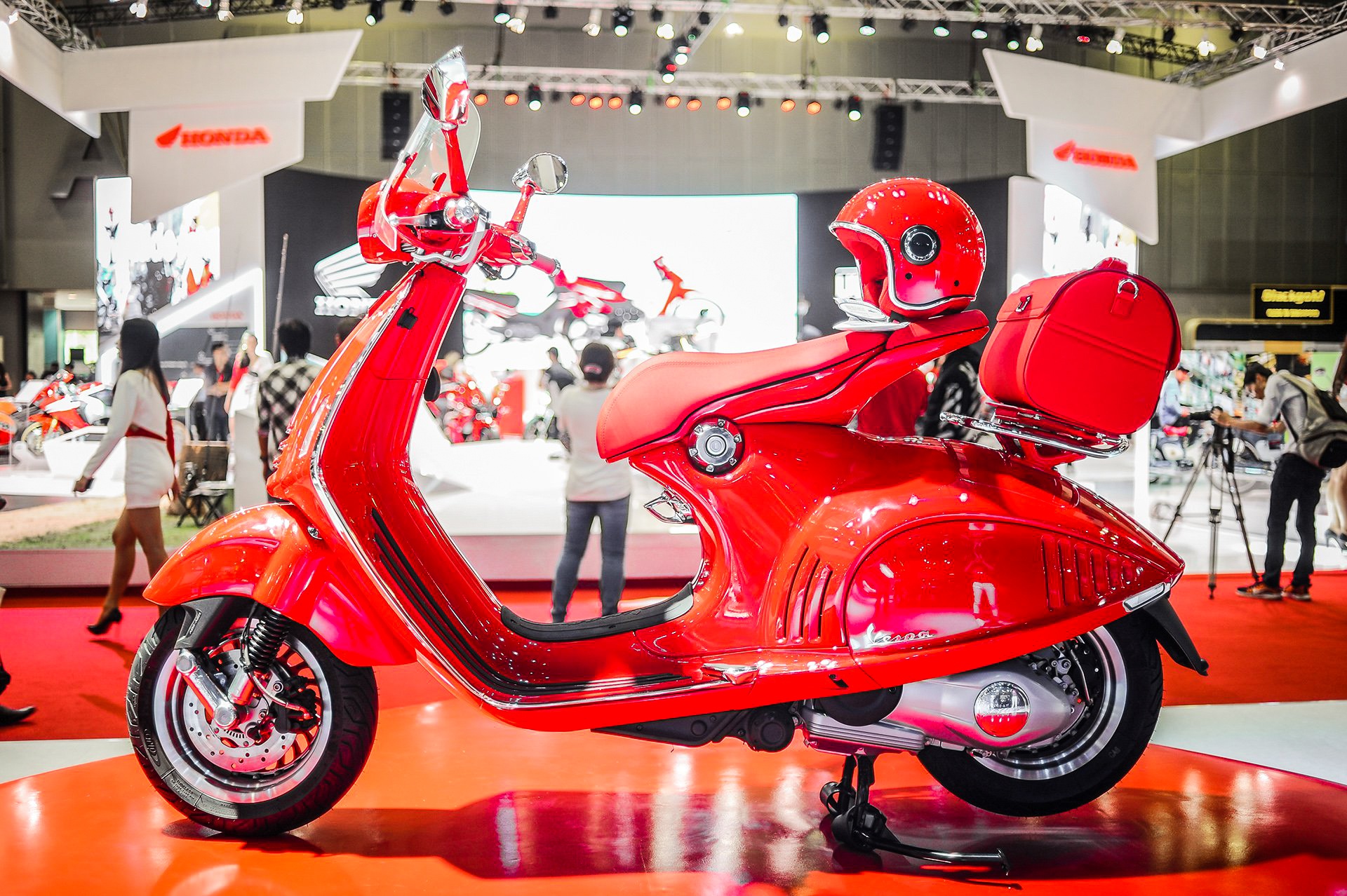 Vespa 946 va nhung phien ban gay chu y tai Viet Nam anh 10