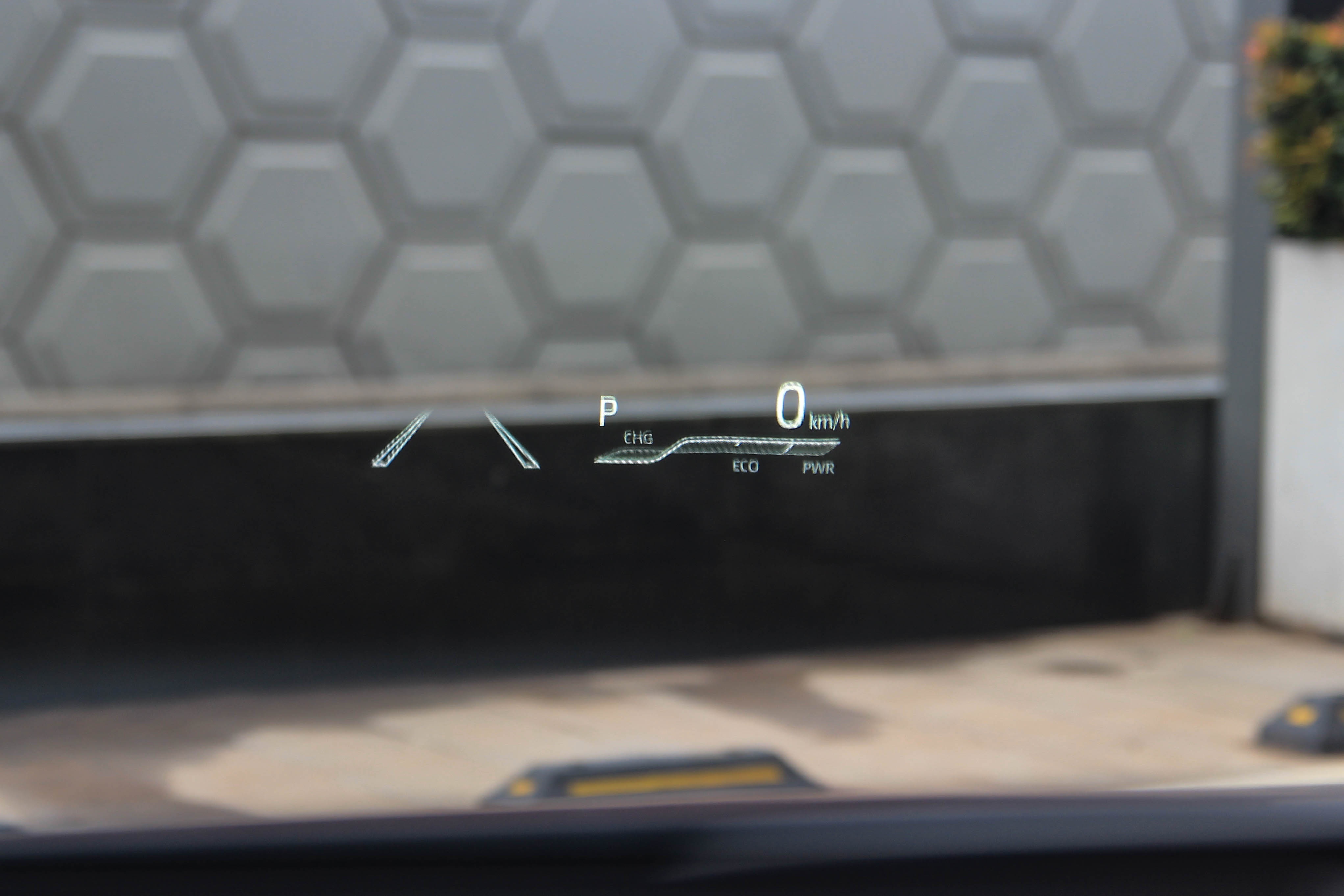 Corolla Altis 1.8HEV co gi de dau voi Honda Civic RS anh 9