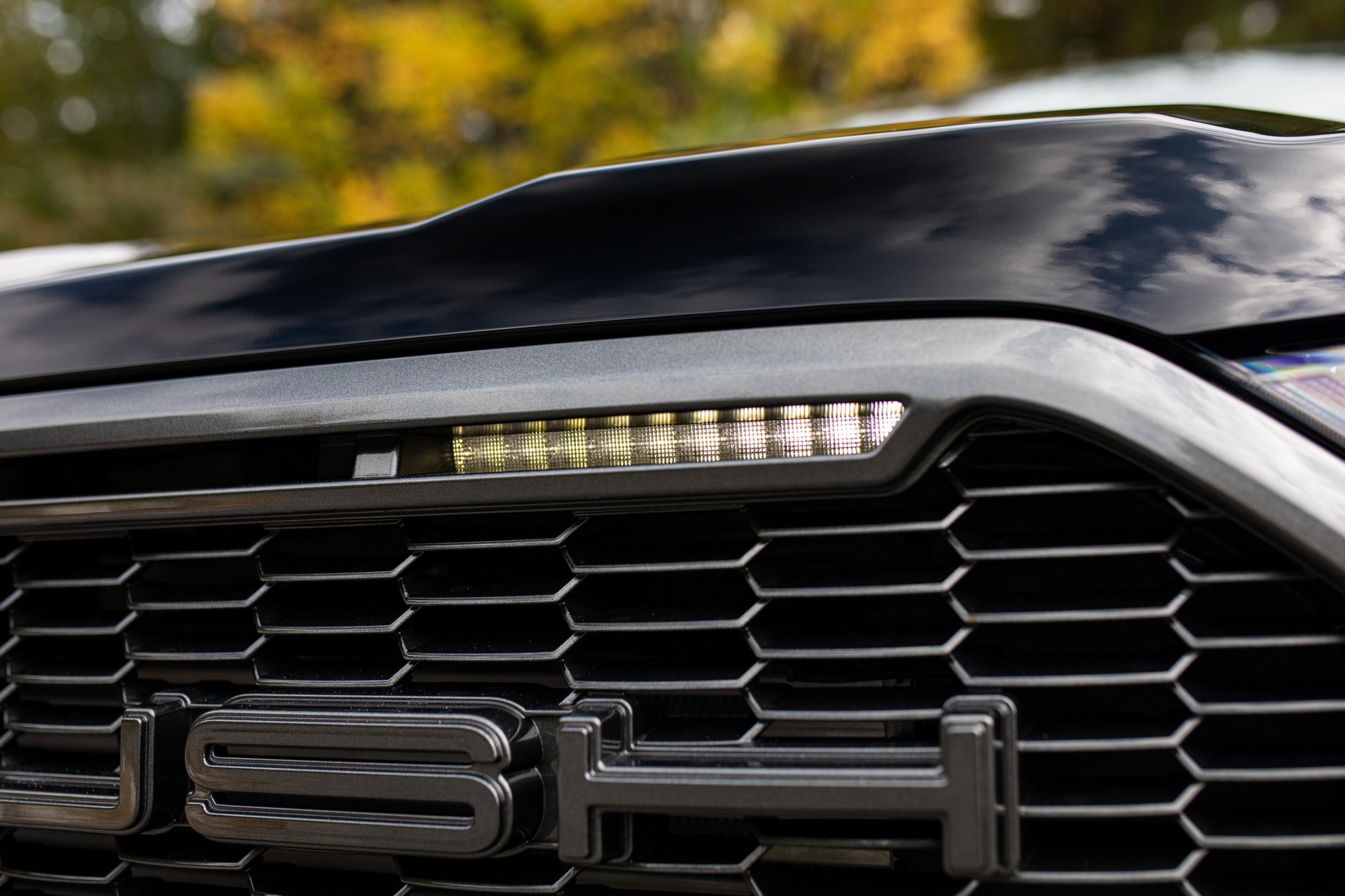 Ford Ranger voi goi do gia hon 13.000 USD anh 3