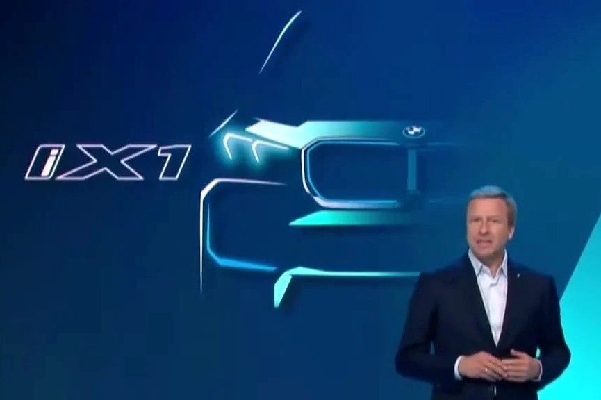 BMW iX1 co kha nang di chuyen gan 440 km sau moi lan sac day hinh anh