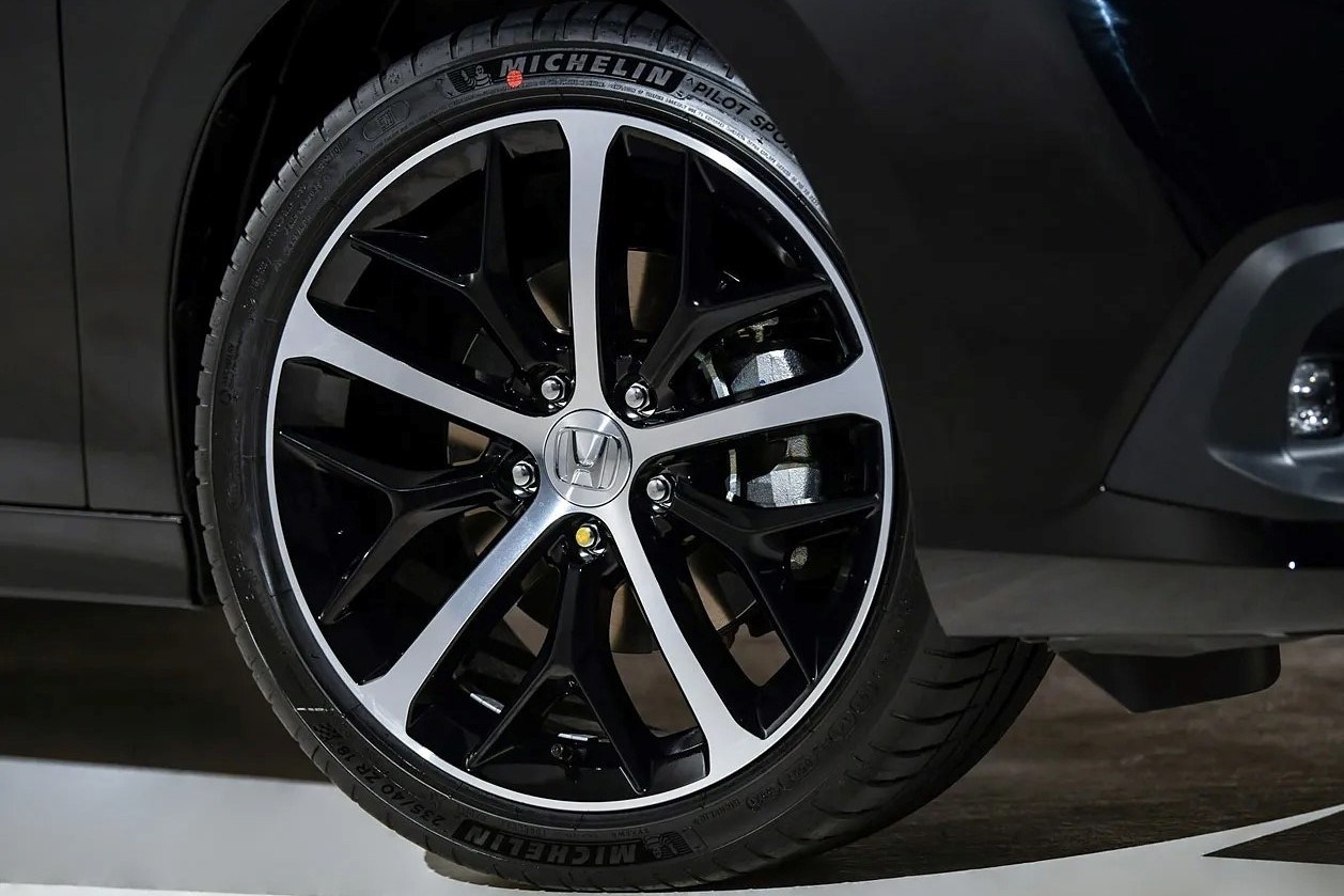 Can canh Honda Civic hybrid anh 5