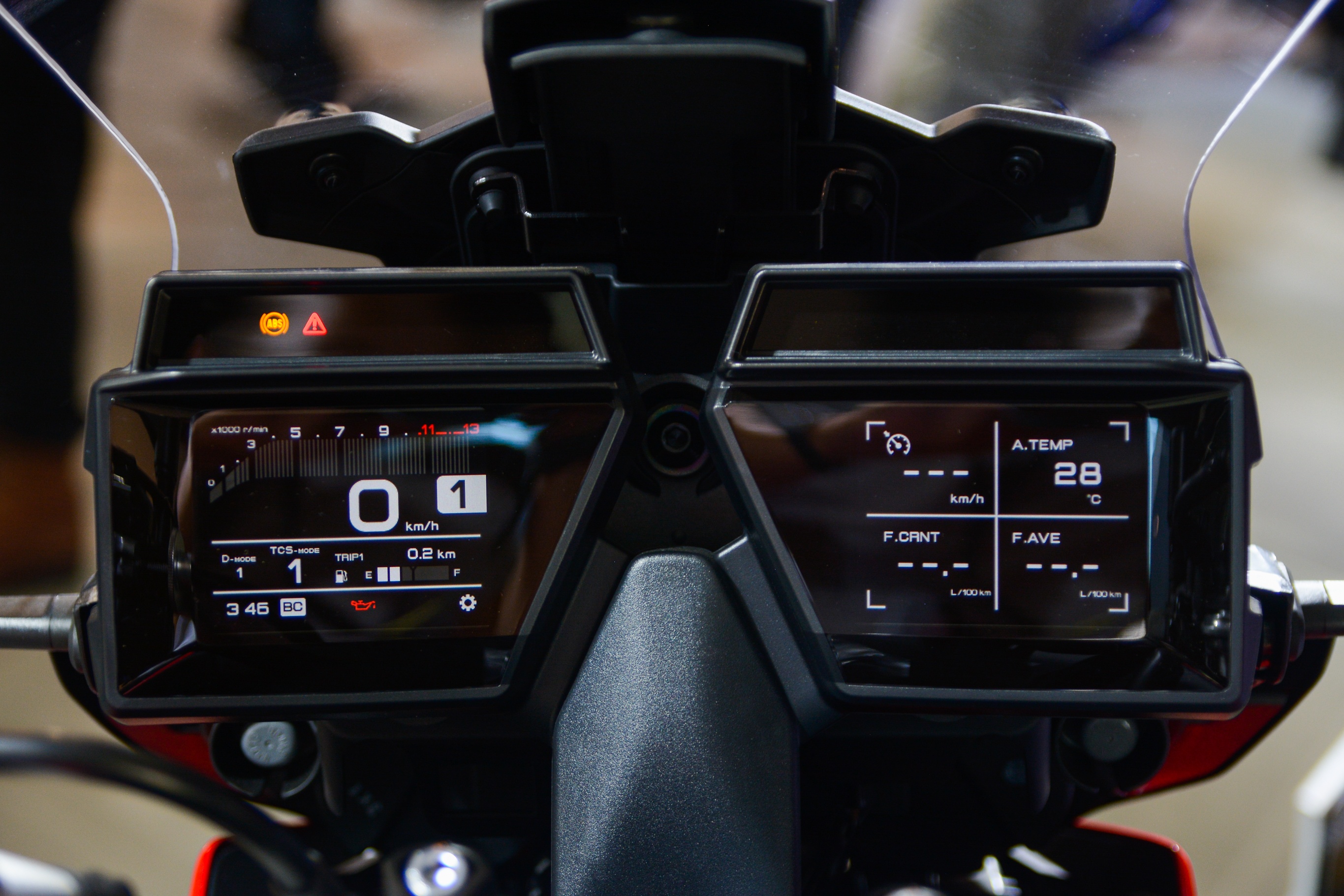 Can canh Yamaha Tracer 9 anh 5