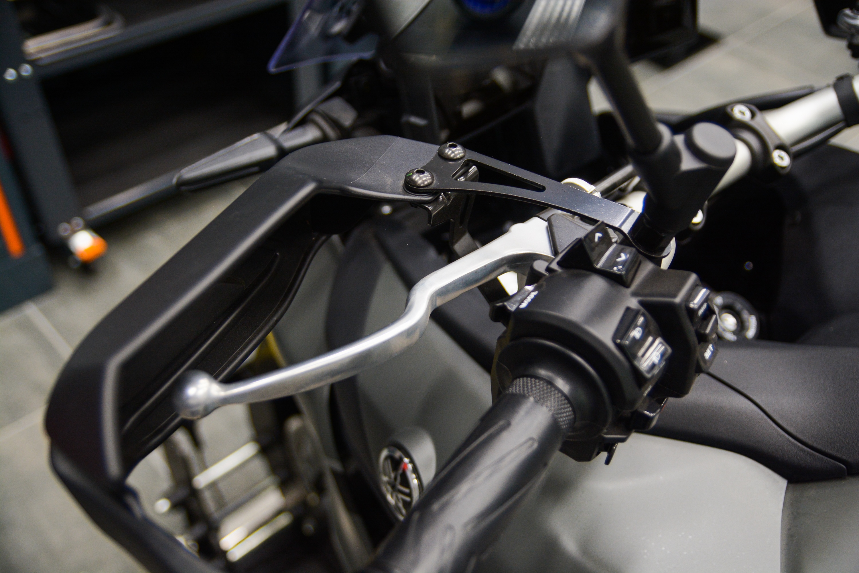 Can canh Yamaha Tracer 9 anh 4