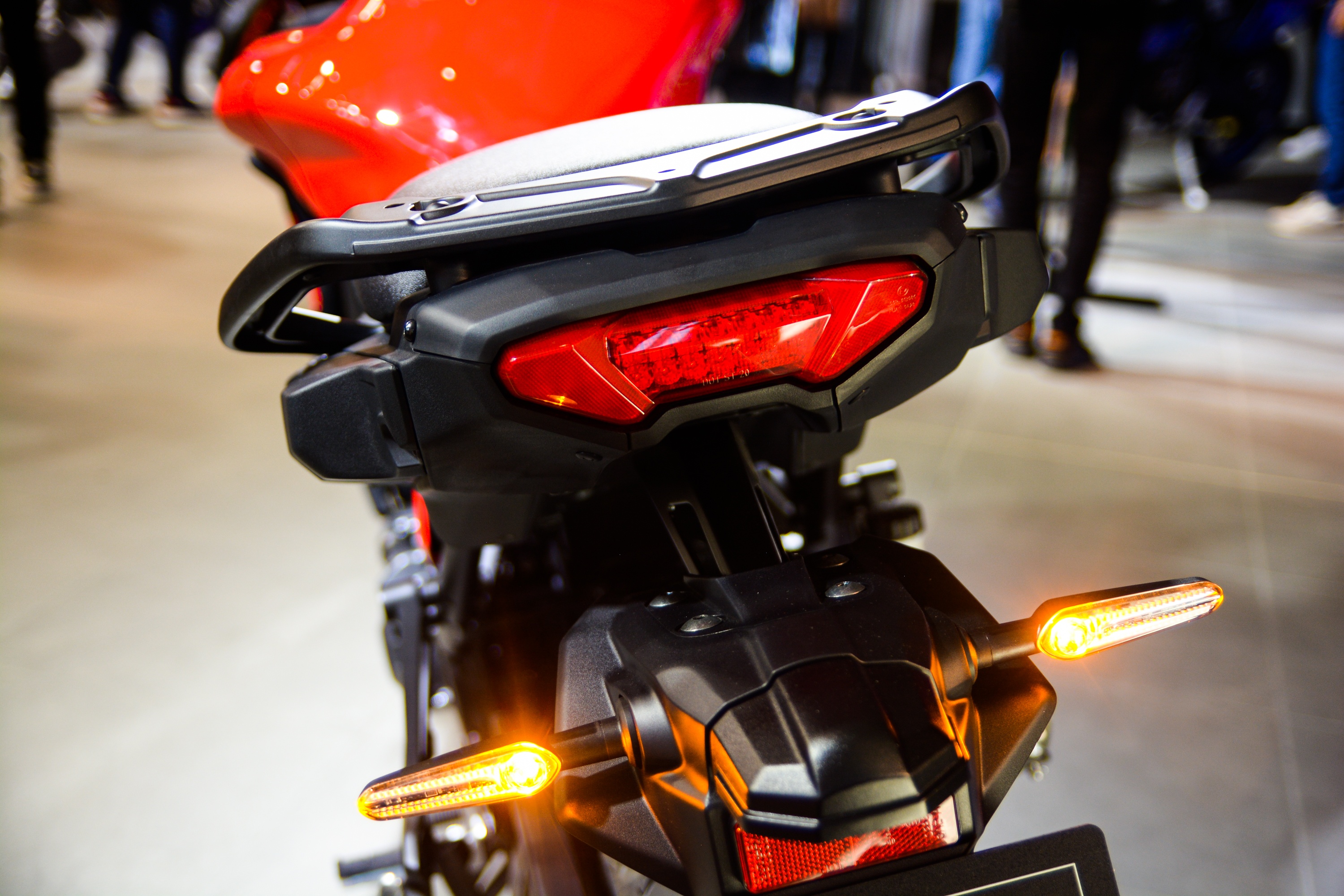 Can canh Yamaha Tracer 9 anh 9