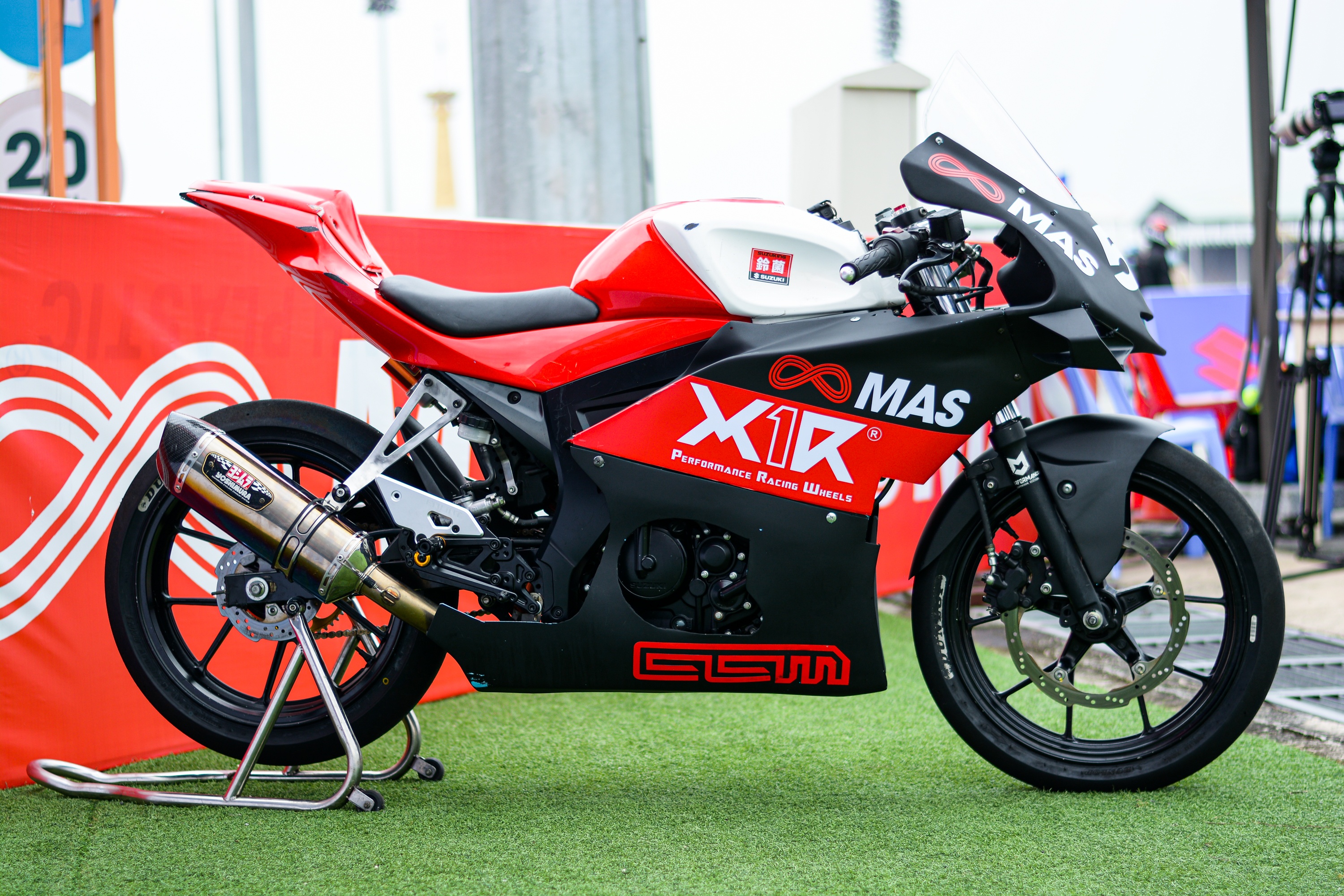 Suzuki GSX-R150 phiên bản xe đua ảnh 2 Suzuki GSX-R150 phien ban xe dua anh 2