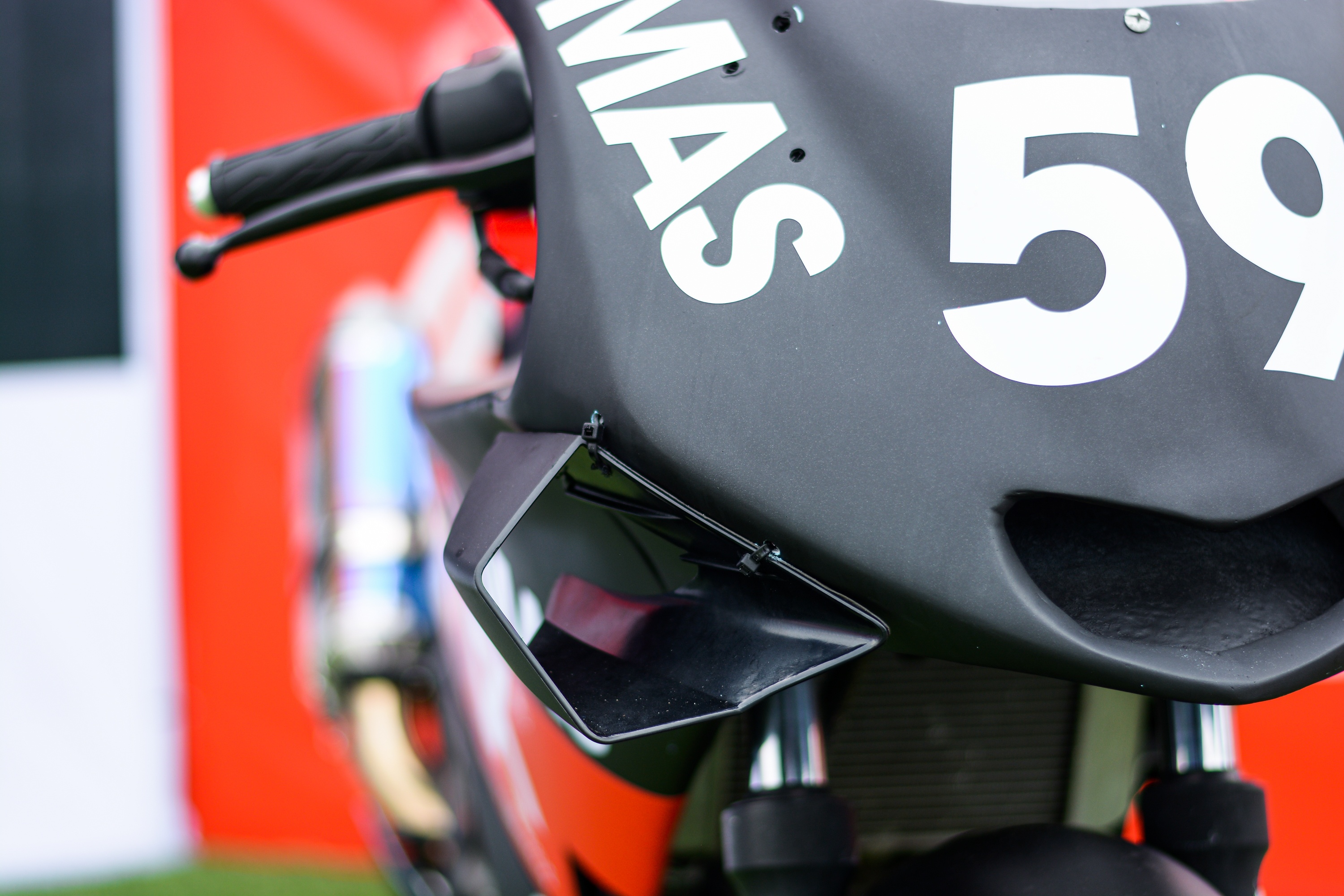 Suzuki GSX-R150 phiên bản xe đua ảnh 4 Suzuki GSX-R150 phien ban xe dua anh 4