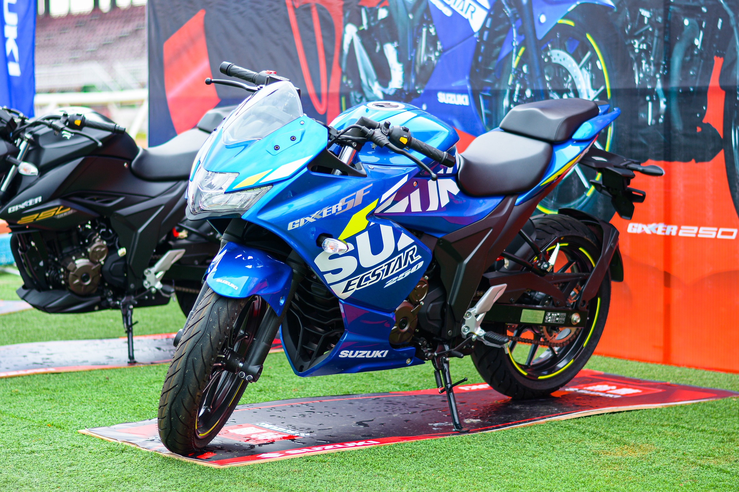 Trai nghiem Suzuki Gixxer SF250 tren san dua chuyen nghiep anh 1