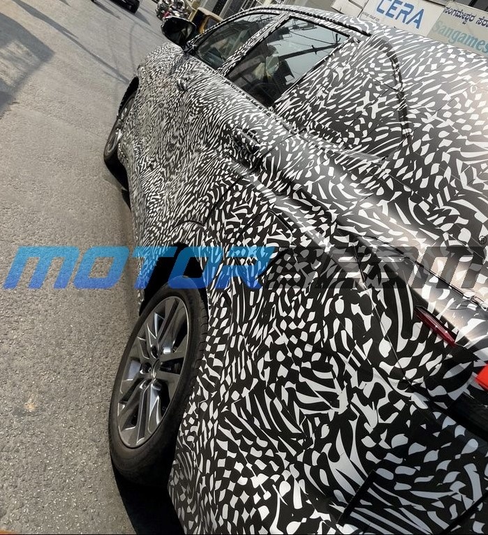 Toyota Innova the he moi chay thu tai An Do anh 2