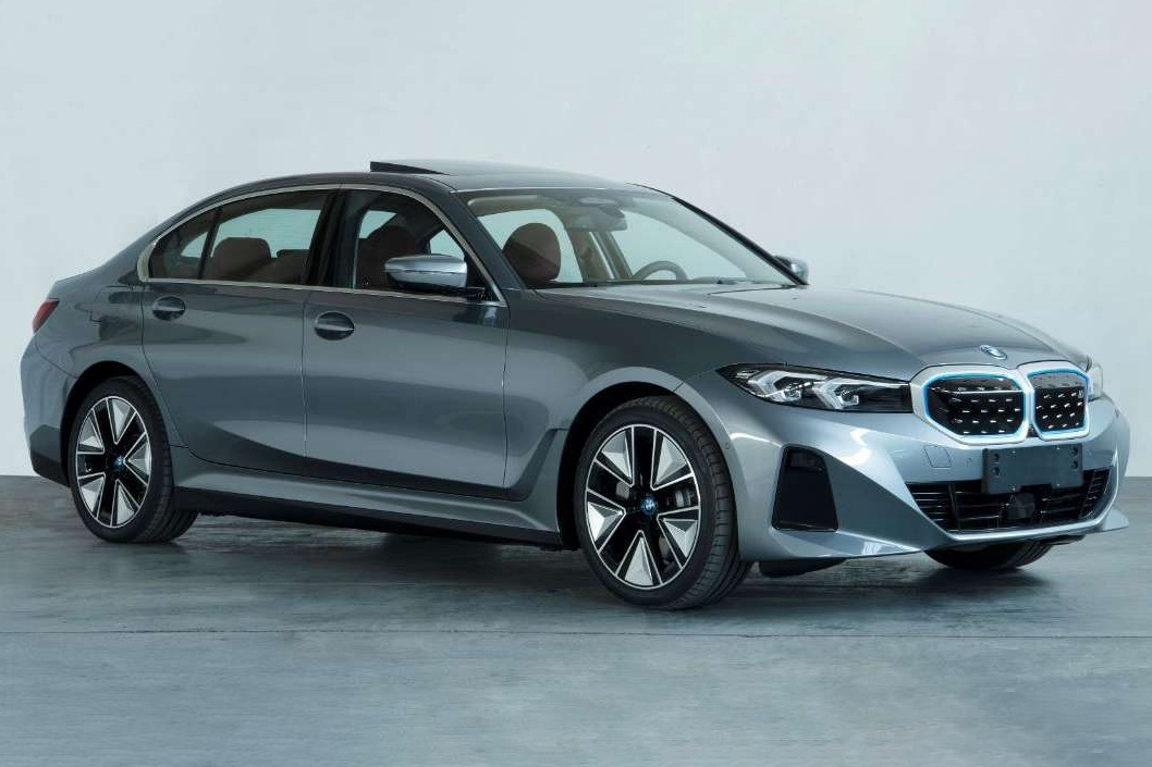 BMW 3-Series chay dien ra mat, sac day di duoc hon 500 km hinh anh