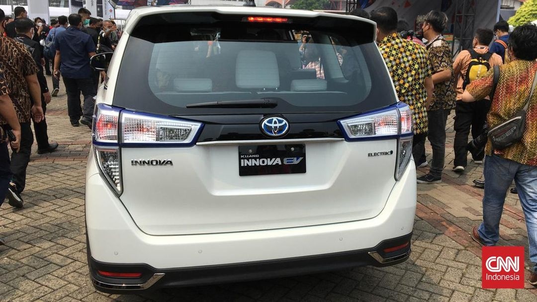 Toyota Innova chạy điện được giới thiệu tại Indonesia ảnh 2 Toyota Innova chay dien duoc gioi thieu tai Indonesia anh 2
