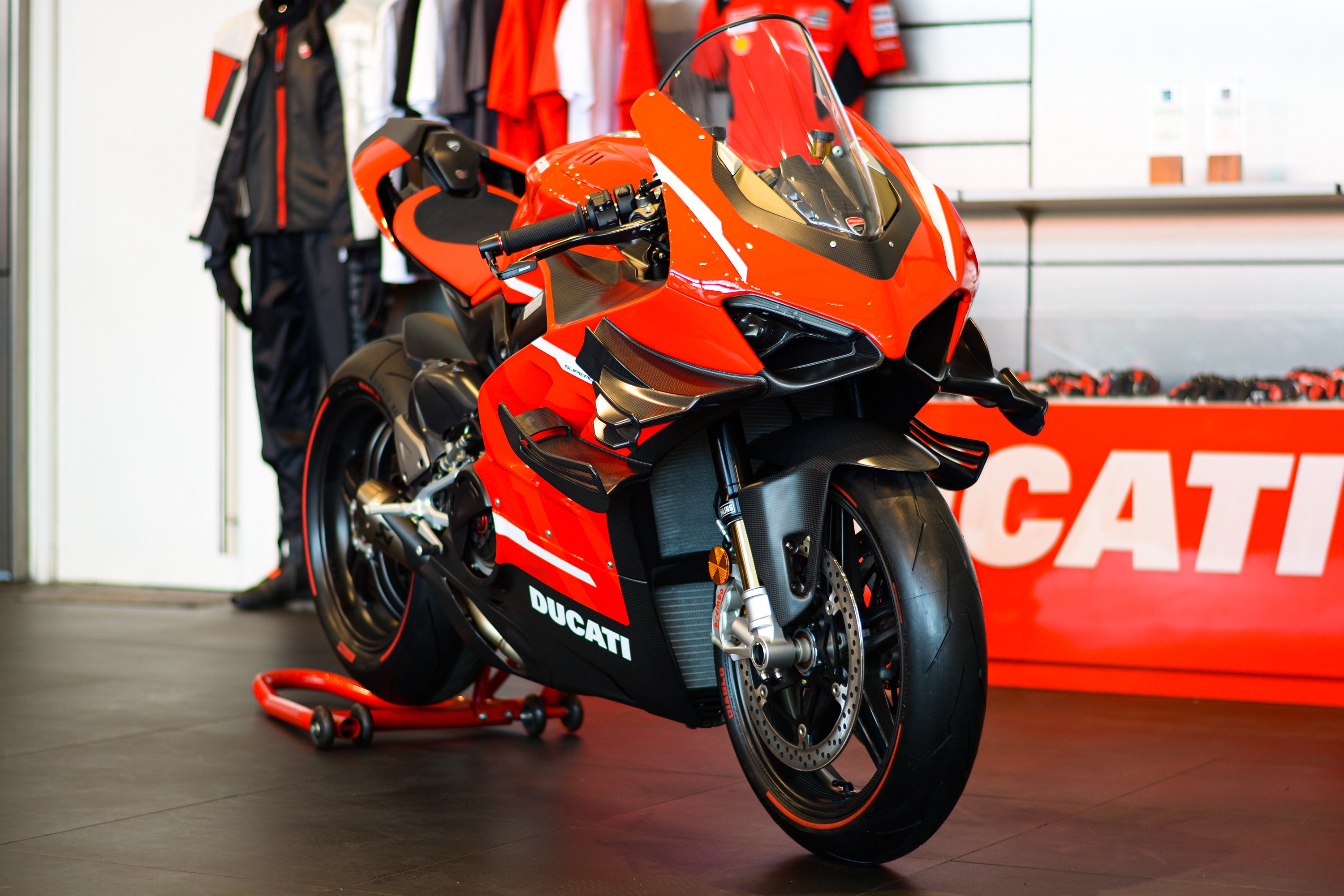 sieu moto Ducati Superleggera V4 cua Minh Nhua anh 1