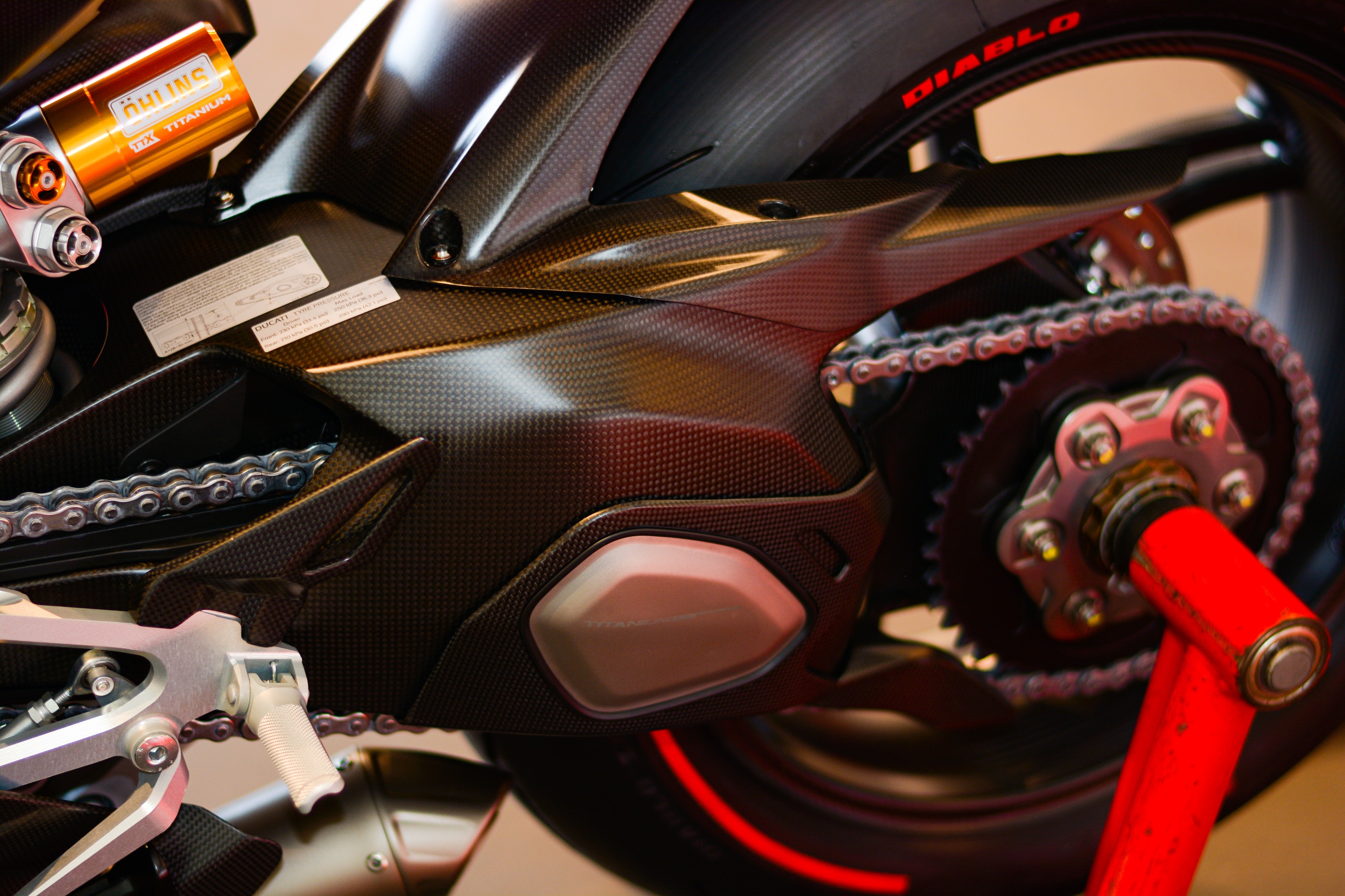 sieu moto Ducati Superleggera V4 cua Minh Nhua anh 10