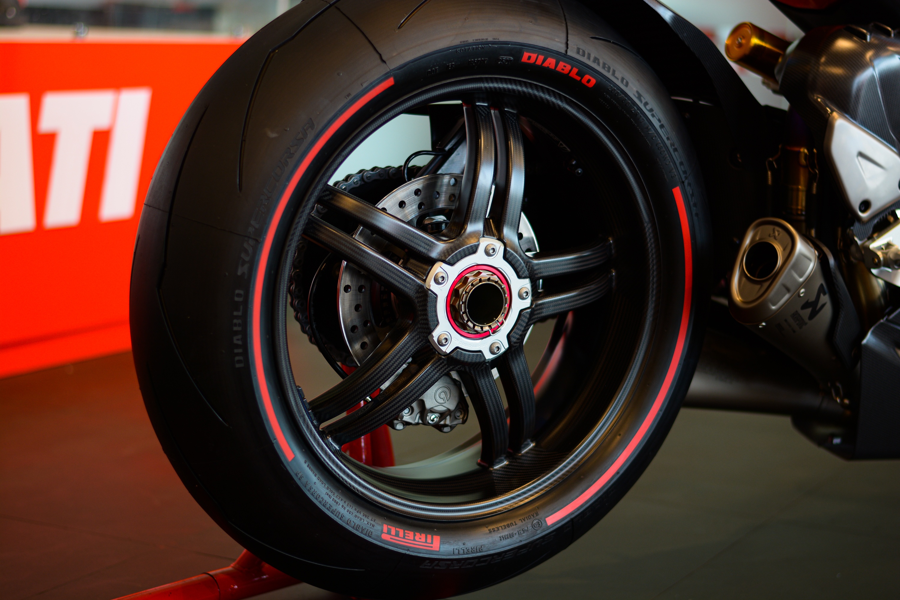 siêu môtô Ducati Superleggera V4 của Minh Nhựa ảnh 4 sieu moto Ducati Superleggera V4 cua Minh Nhua anh 4