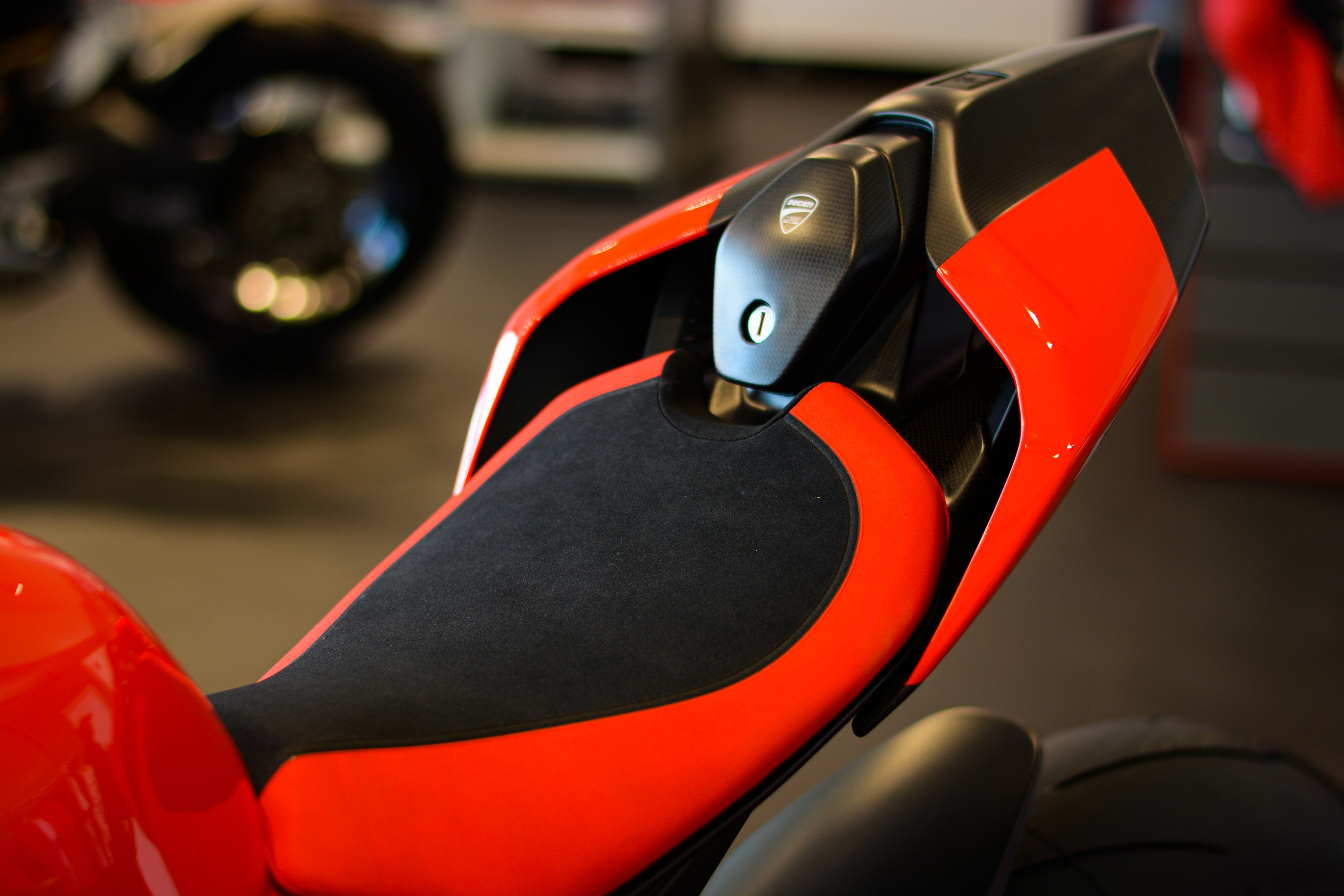 sieu moto Ducati Superleggera V4 cua Minh Nhua anh 7